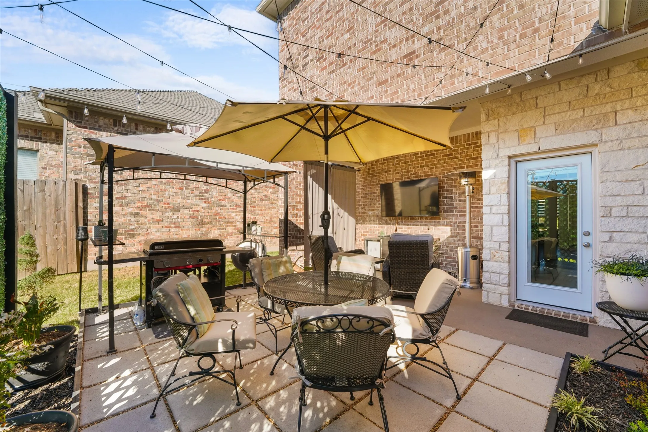 Single Family Residence For Rent in Ellis County , 1705 Prestwick Lane, Ennis, Texas 75119, 4 Bedroom, 4 Bathroom, 2 Garage spaces, 3,048 Sqft, built in 2021, mls#21393758, Real Estate Agent in Ennis, Homes For Rent in Ellis county, Homes For Rent in Ennis, Realtor in Ennis Texas, Real Estate Brokerage Independent Realty Texas, Luminita Cordes Realtor