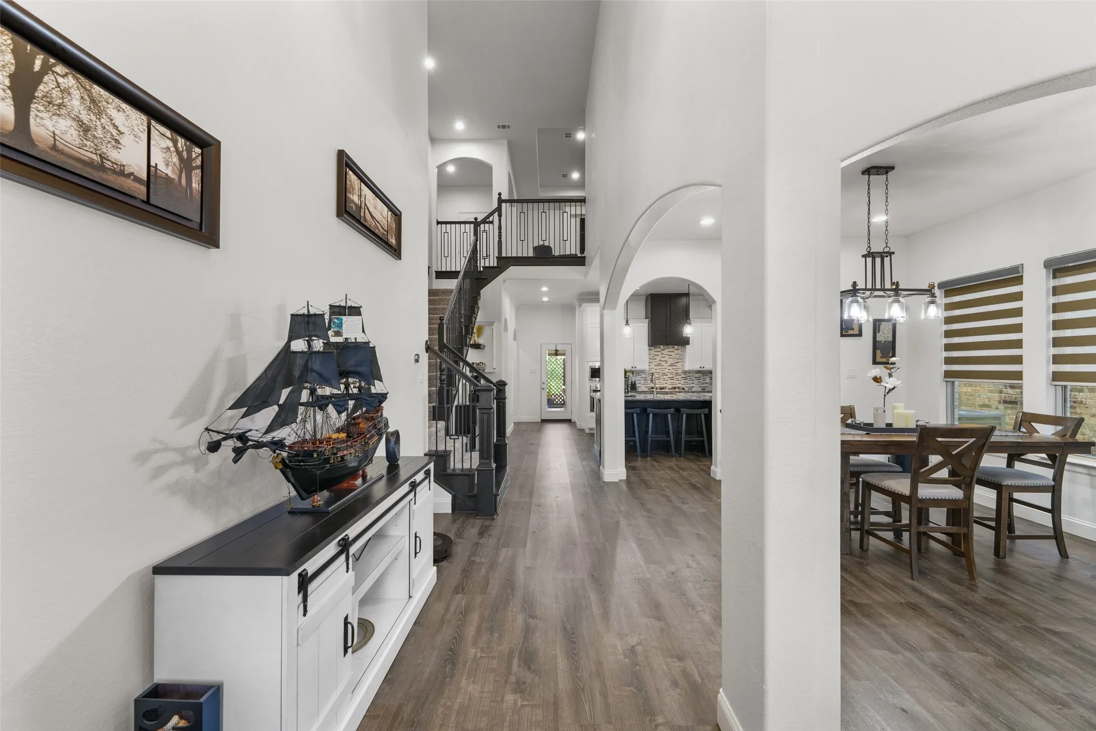 Single Family Residence For Rent in Ellis County , 1705 Prestwick Lane, Ennis, Texas 75119, 4 Bedroom, 4 Bathroom, 2 Garage spaces, 3,048 Sqft, built in 2021, mls#21393758, Real Estate Agent in Ennis, Homes For Rent in Ellis county, Homes For Rent in Ennis, Realtor in Ennis Texas, Real Estate Brokerage Independent Realty Texas, Luminita Cordes Realtor