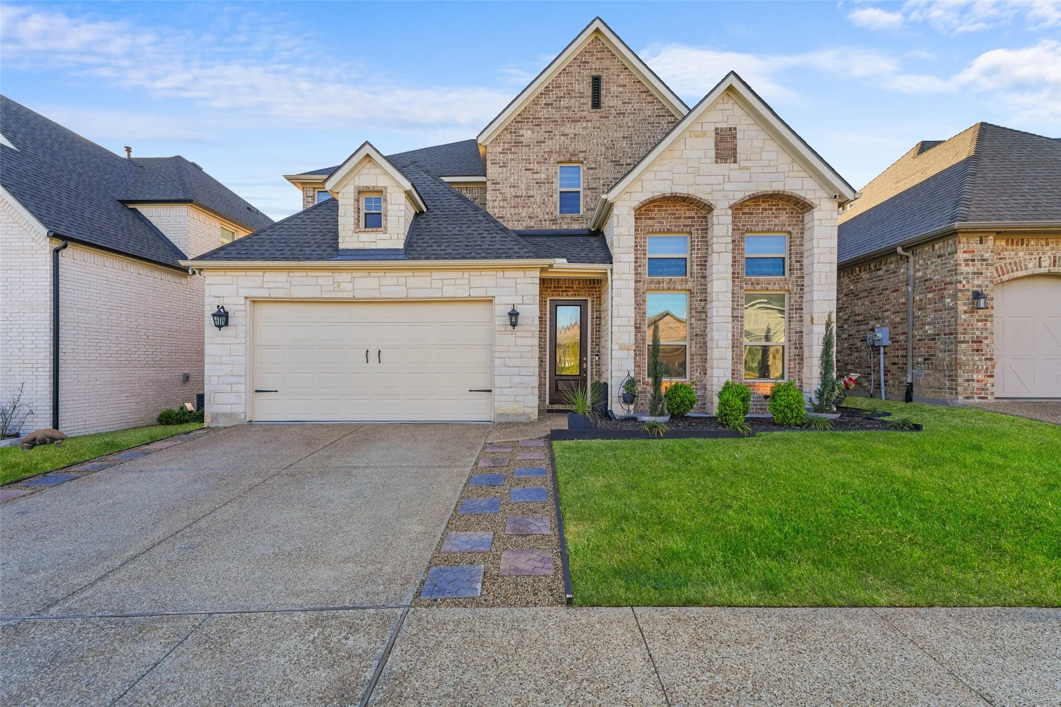 Single Family Residence For Rent in Ellis County , 1705 Prestwick Lane, Ennis, Texas 75119, 4 Bedroom, 4 Bathroom, 2 Garage spaces, 3,048 Sqft, built in 2021, mls#21393758, Real Estate Agent in Ennis, Homes For Rent in Ellis county, Homes For Rent in Ennis, Realtor in Ennis Texas, Real Estate Brokerage Independent Realty Texas, Luminita Cordes Realtor