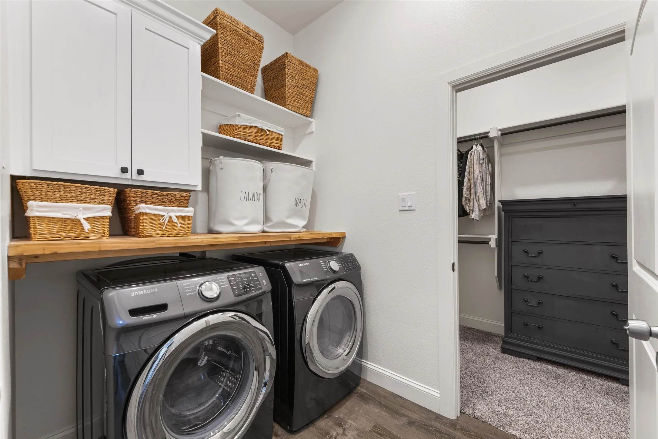Single Family Residence For Rent in Ellis County , 1705 Prestwick Lane, Ennis, Texas 75119, 4 Bedroom, 4 Bathroom, 2 Garage spaces, 3,048 Sqft, built in 2021, mls#21393758, Real Estate Agent in Ennis, Homes For Rent in Ellis county, Homes For Rent in Ennis, Realtor in Ennis Texas, Real Estate Brokerage Independent Realty Texas, Luminita Cordes Realtor