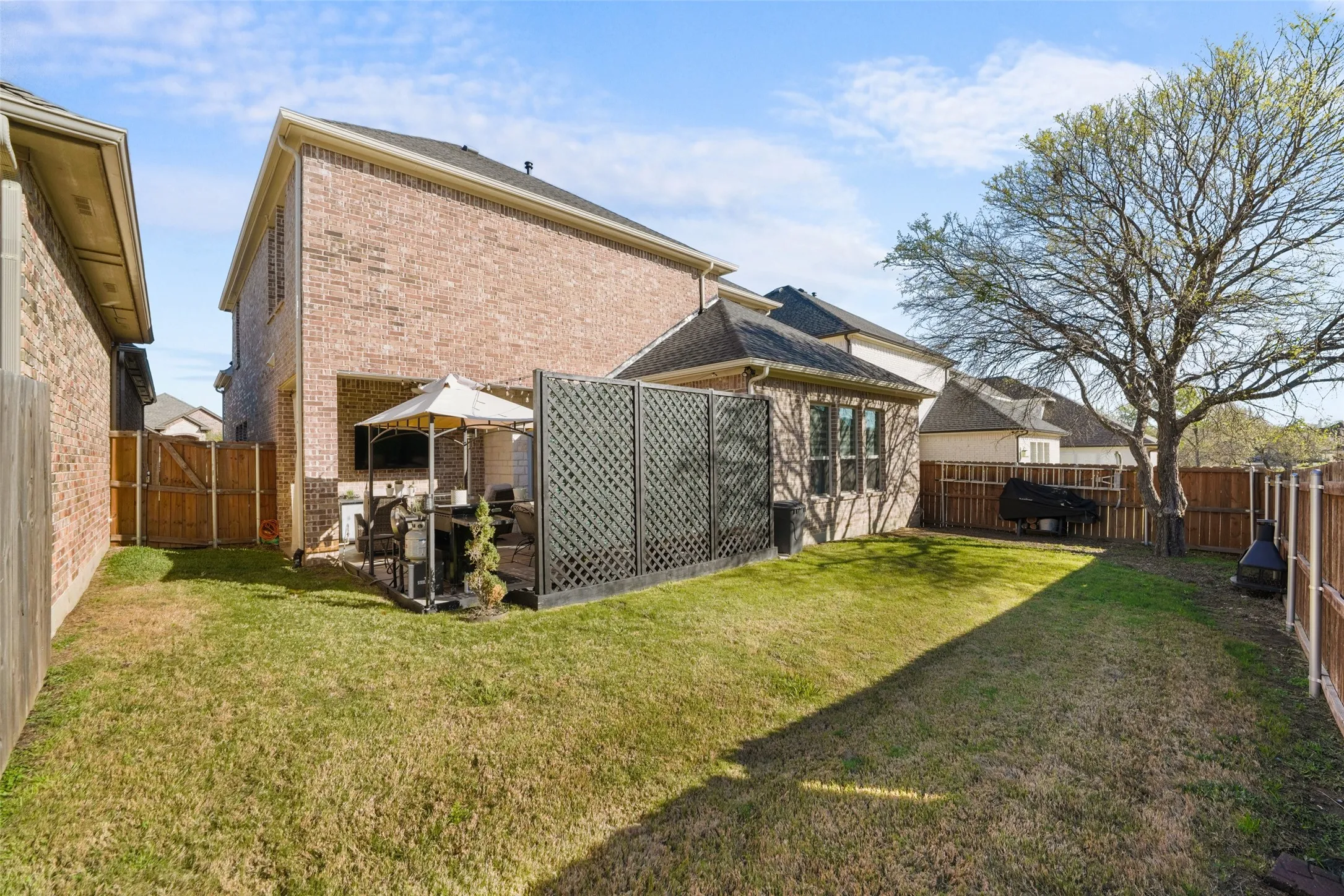 Single Family Residence For Rent in Ellis County , 1705 Prestwick Lane, Ennis, Texas 75119, 4 Bedroom, 4 Bathroom, 2 Garage spaces, 3,048 Sqft, built in 2021, mls#21393758, Real Estate Agent in Ennis, Homes For Rent in Ellis county, Homes For Rent in Ennis, Realtor in Ennis Texas, Real Estate Brokerage Independent Realty Texas, Luminita Cordes Realtor