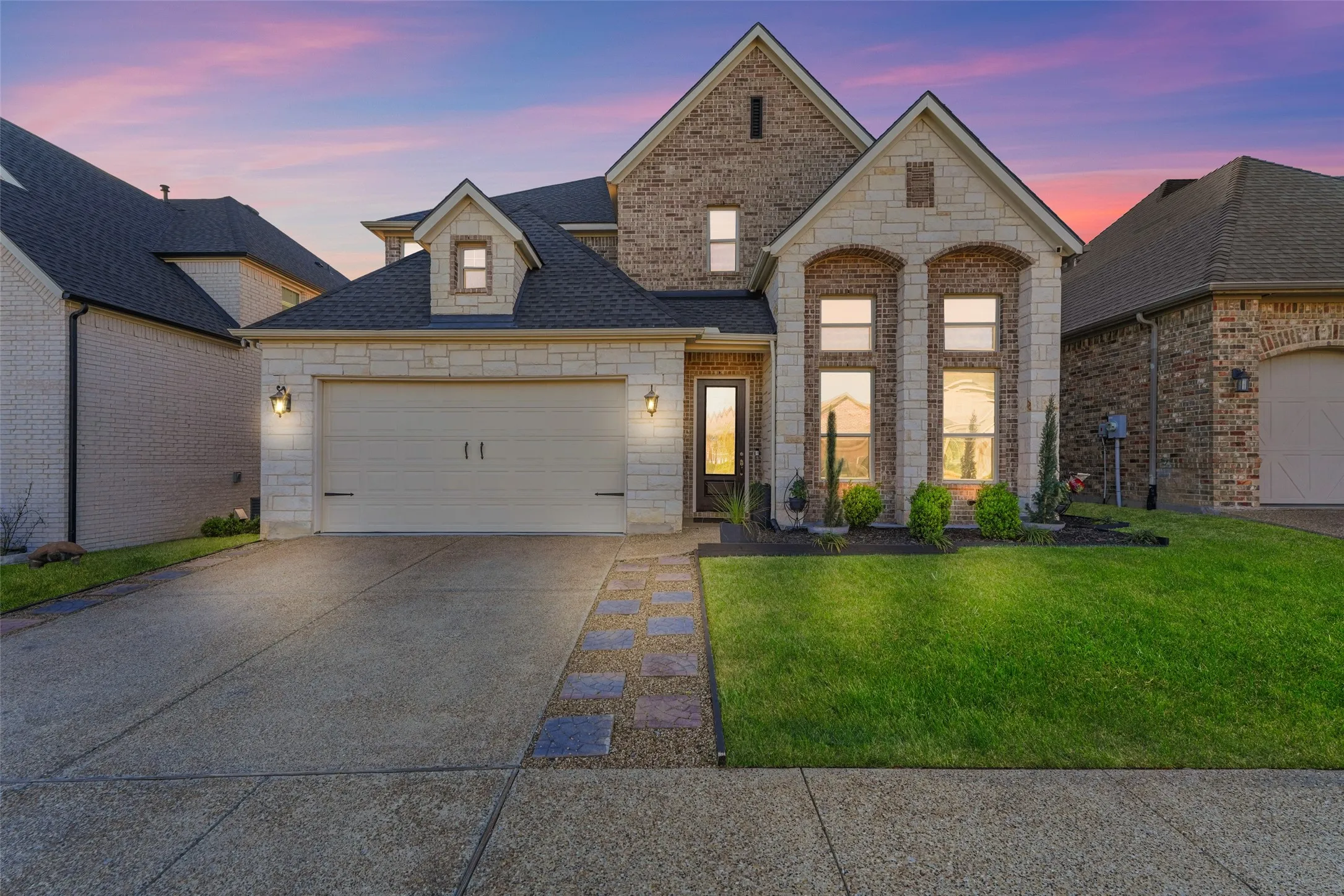 Single Family Residence For Rent in Ellis County , 1705 Prestwick Lane, Ennis, Texas 75119, 4 Bedroom, 4 Bathroom, 2 Garage spaces, 3,048 Sqft, built in 2021, mls#21393758, Real Estate Agent in Ennis, Homes For Rent in Ellis county, Homes For Rent in Ennis, Realtor in Ennis Texas, Real Estate Brokerage Independent Realty Texas, Luminita Cordes Realtor