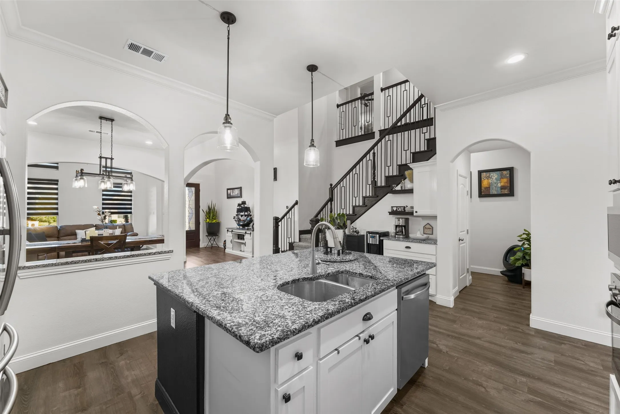Single Family Residence For Rent in Ellis County , 1705 Prestwick Lane, Ennis, Texas 75119, 4 Bedroom, 4 Bathroom, 2 Garage spaces, 3,048 Sqft, built in 2021, mls#21393758, Real Estate Agent in Ennis, Homes For Rent in Ellis county, Homes For Rent in Ennis, Realtor in Ennis Texas, Real Estate Brokerage Independent Realty Texas, Luminita Cordes Realtor