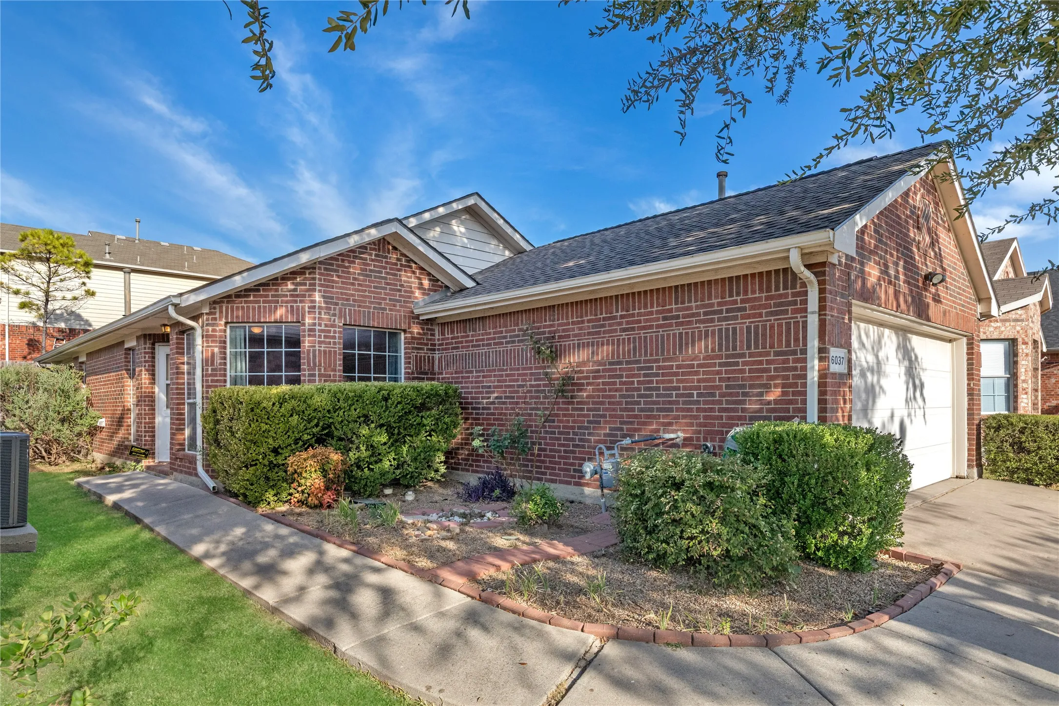 Single Family Residence For Sale in Tarrant County , 6037 Melanie Drive, Fort Worth, Texas 76131, 3 Bedroom, 2 Bathroom, 2 Garage spaces, 1,357 Sqft, built in 2006, mls#21392748, Real Estate Agent in Fort Worth, Homes For Sale in Tarrant county, Homes For Sale in Fort Worth, Realtor in Fort Worth Texas, Real Estate Brokerage Independent Realty Texas, Luminita Cordes Realtor