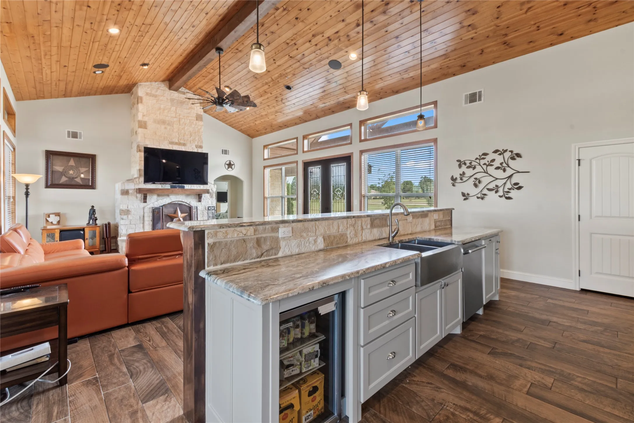 Single Family Residence For Sale in Henderson County , 4830 Bridle View Court, Athens, Texas 75752, 4 Bedroom, 4 Bathroom, 2 Garage spaces, 2,724 Sqft, built in 2016, mls#21392336, Real Estate Agent in Athens, Homes For Sale in Henderson county, Homes For Sale in Athens, Realtor in Athens Texas, Real Estate Brokerage Independent Realty Texas, Luminita Cordes Realtor