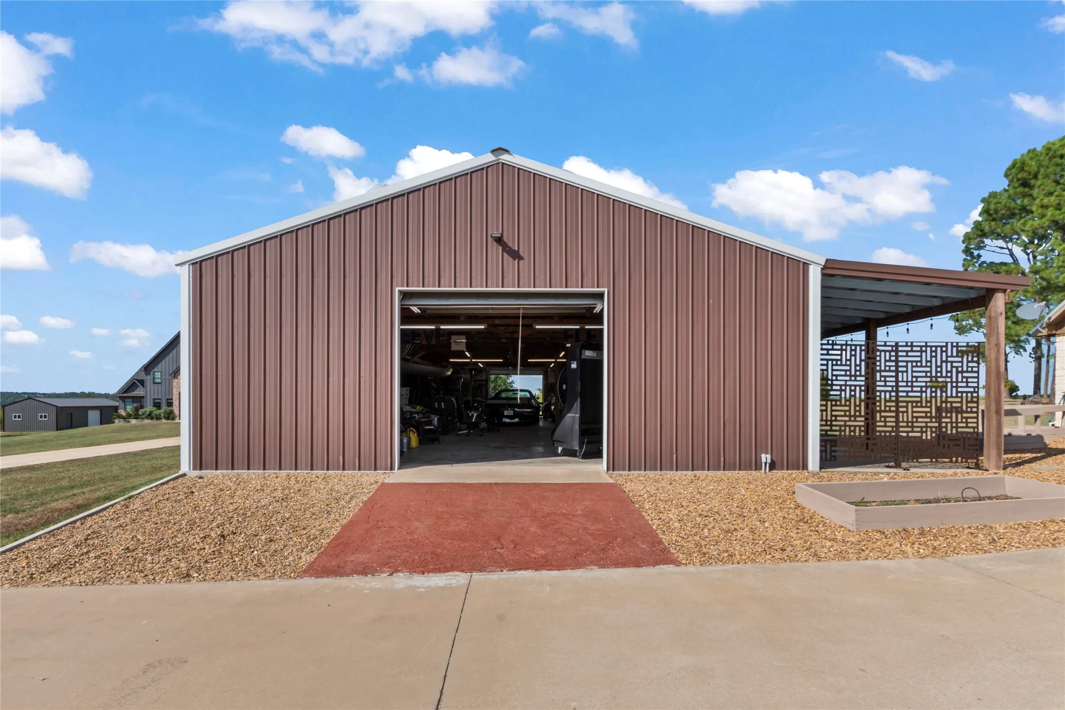 Single Family Residence For Sale in Henderson County , 4830 Bridle View Court, Athens, Texas 75752, 4 Bedroom, 4 Bathroom, 2 Garage spaces, 2,724 Sqft, built in 2016, mls#21392336, Real Estate Agent in Athens, Homes For Sale in Henderson county, Homes For Sale in Athens, Realtor in Athens Texas, Real Estate Brokerage Independent Realty Texas, Luminita Cordes Realtor
