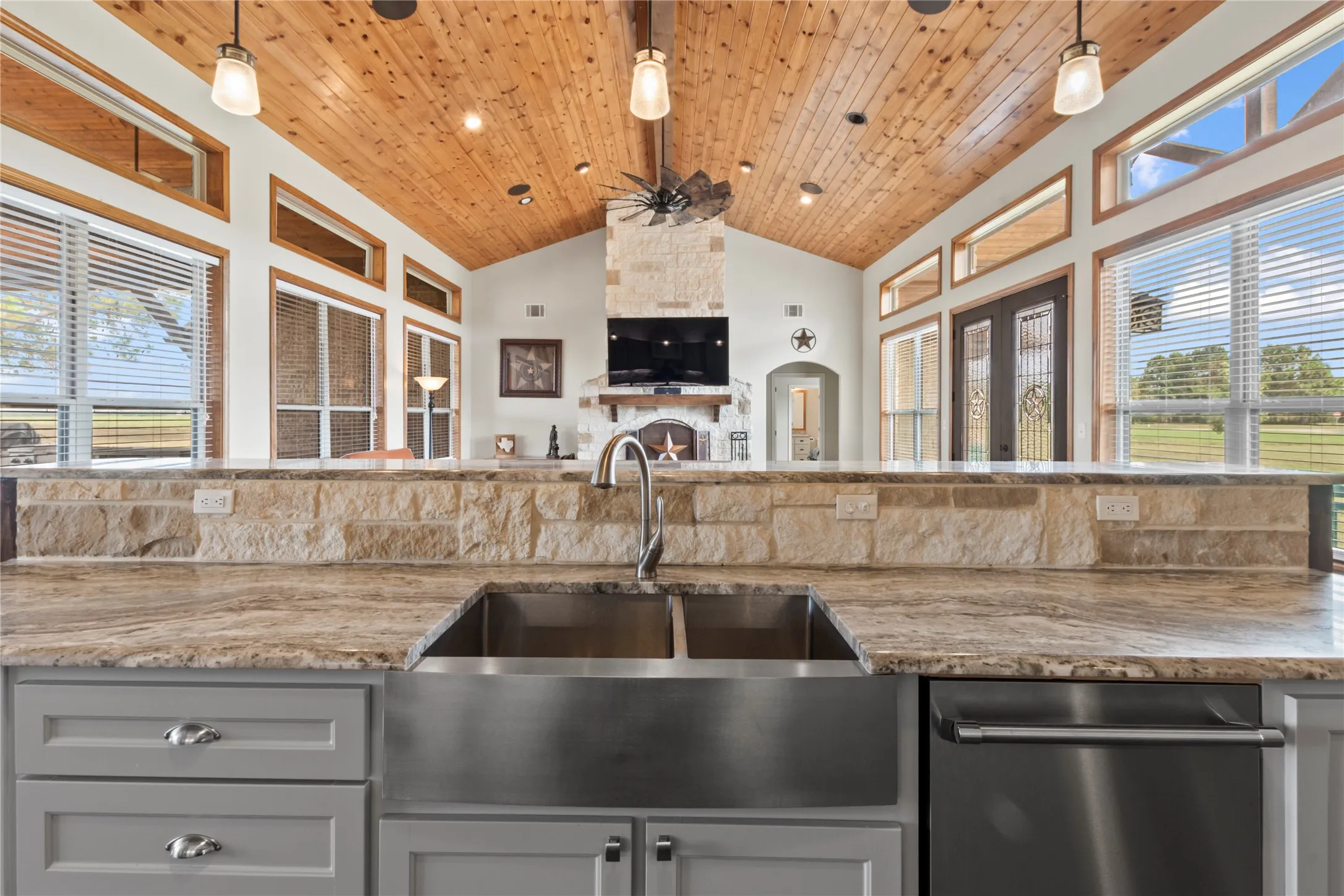 Single Family Residence For Sale in Henderson County , 4830 Bridle View Court, Athens, Texas 75752, 4 Bedroom, 4 Bathroom, 2 Garage spaces, 2,724 Sqft, built in 2016, mls#21392336, Real Estate Agent in Athens, Homes For Sale in Henderson county, Homes For Sale in Athens, Realtor in Athens Texas, Real Estate Brokerage Independent Realty Texas, Luminita Cordes Realtor