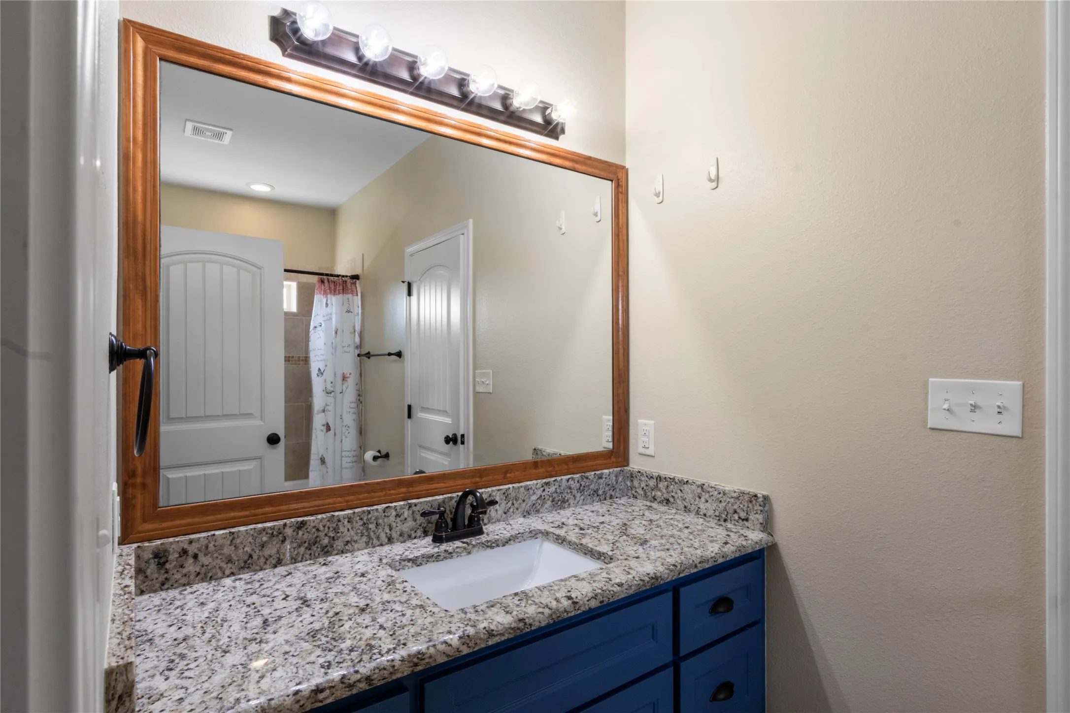 Jack and Jill bathroom between bedrooms 3 and 4