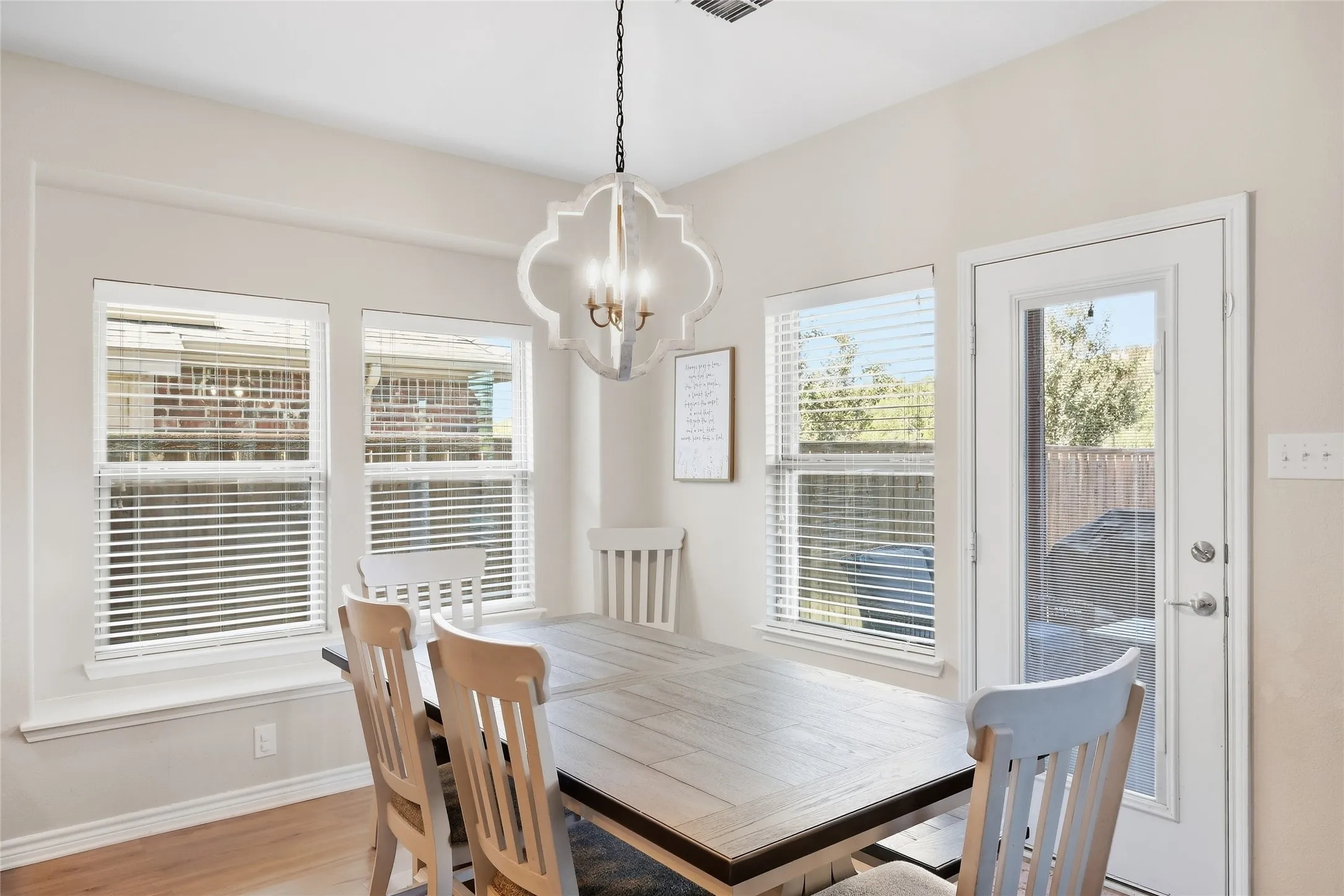 Single Family Residence For Sale in Denton County , 11305 Gibbons Creek Drive, Frisco, Texas 75036, 4 Bedroom, 4 Bathroom, 2 Garage spaces, 3,158 Sqft, built in 2015, mls#21393488, Real Estate Agent in Frisco, Homes For Sale in Denton county, Homes For Sale in Frisco, Realtor in Frisco Texas, Real Estate Brokerage Independent Realty Texas, Luminita Cordes Realtor