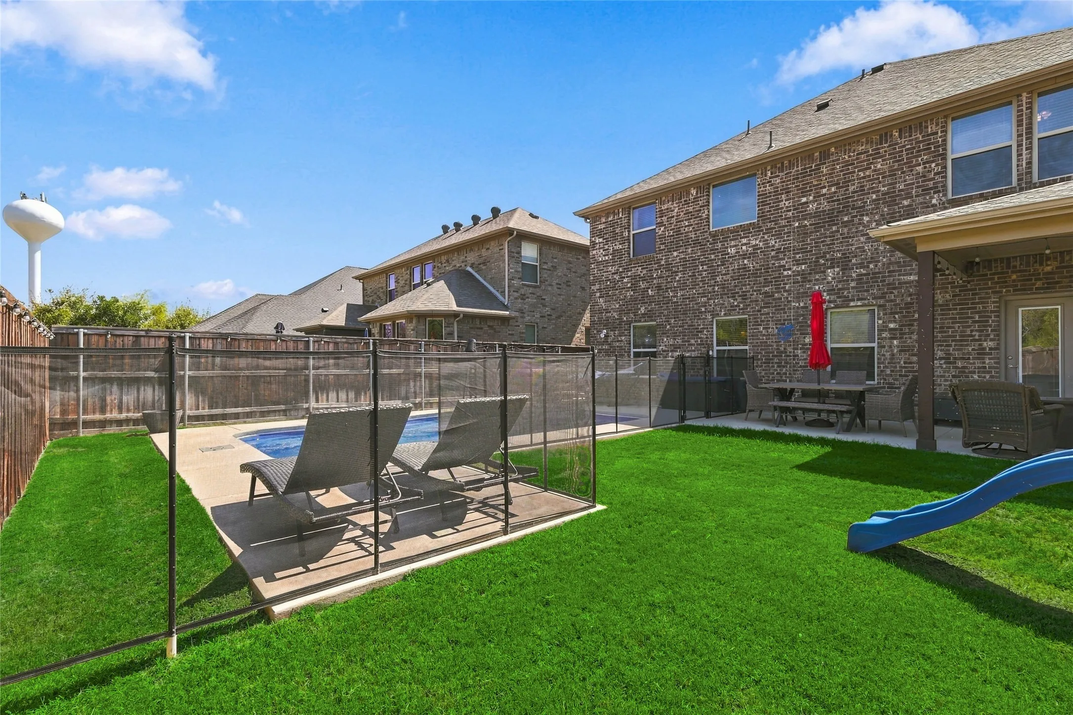 Single Family Residence For Sale in Denton County , 11305 Gibbons Creek Drive, Frisco, Texas 75036, 4 Bedroom, 4 Bathroom, 2 Garage spaces, 3,158 Sqft, built in 2015, mls#21393488, Real Estate Agent in Frisco, Homes For Sale in Denton county, Homes For Sale in Frisco, Realtor in Frisco Texas, Real Estate Brokerage Independent Realty Texas, Luminita Cordes Realtor