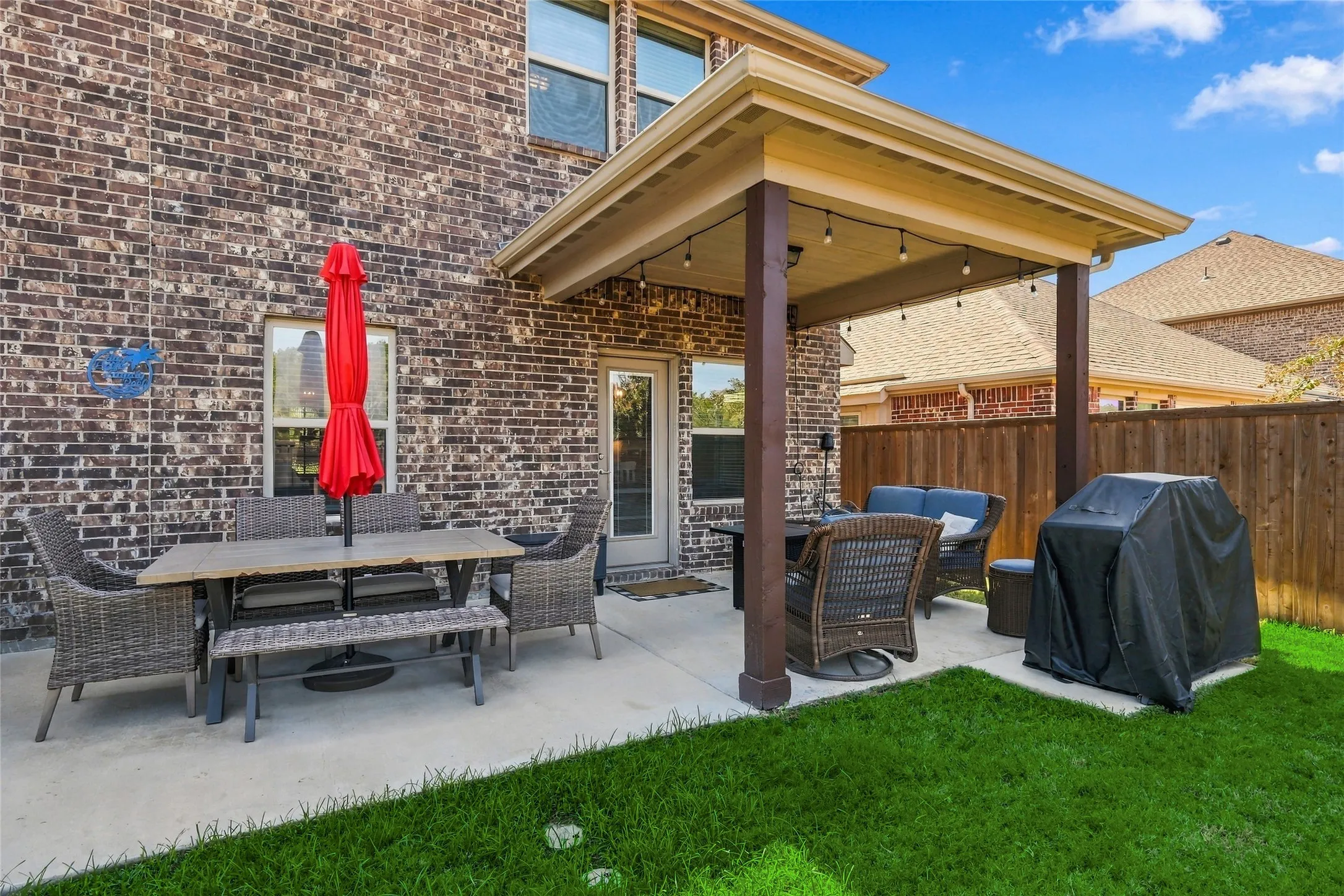 Single Family Residence For Sale in Denton County , 11305 Gibbons Creek Drive, Frisco, Texas 75036, 4 Bedroom, 4 Bathroom, 2 Garage spaces, 3,158 Sqft, built in 2015, mls#21393488, Real Estate Agent in Frisco, Homes For Sale in Denton county, Homes For Sale in Frisco, Realtor in Frisco Texas, Real Estate Brokerage Independent Realty Texas, Luminita Cordes Realtor