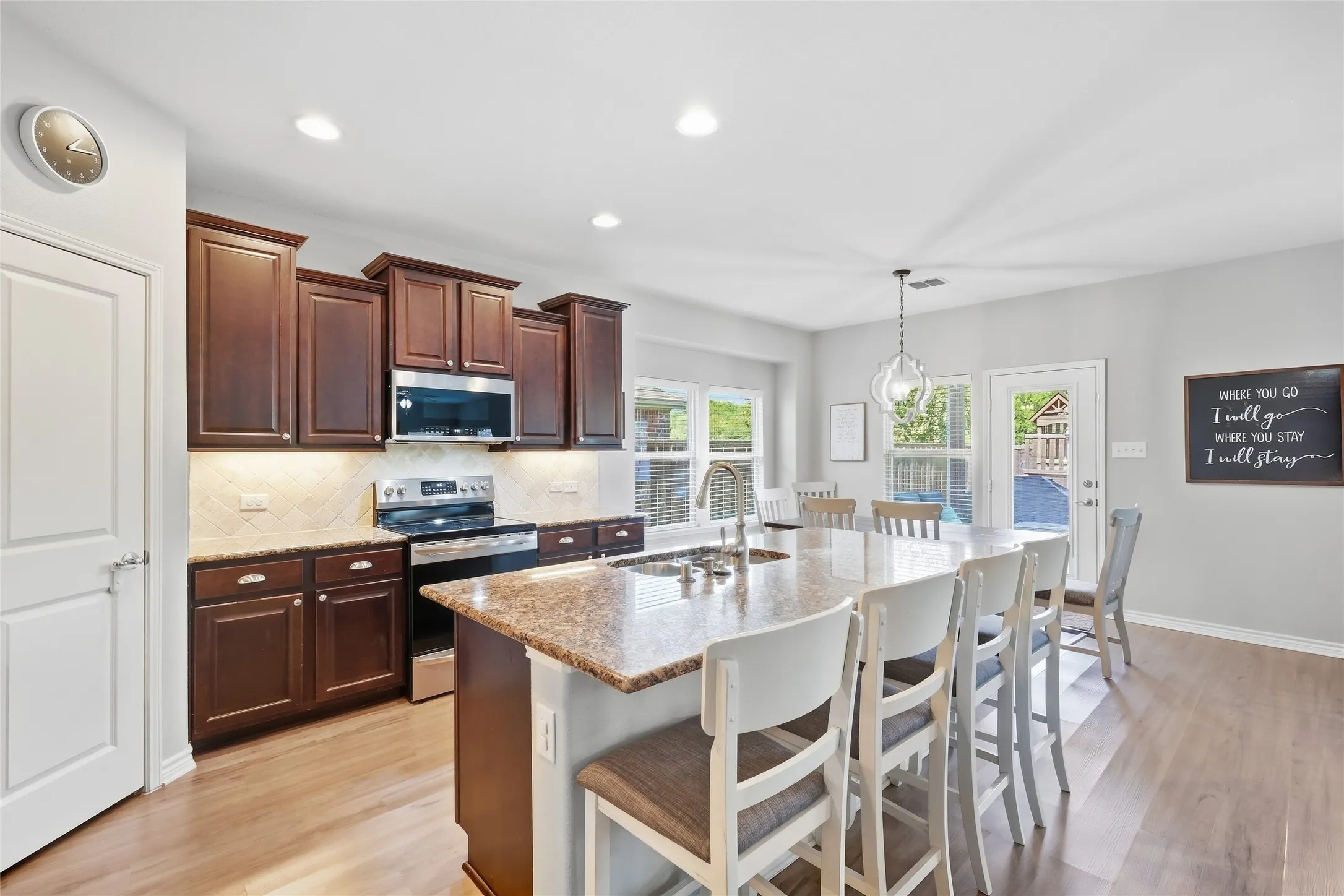 Single Family Residence For Sale in Denton County , 11305 Gibbons Creek Drive, Frisco, Texas 75036, 4 Bedroom, 4 Bathroom, 2 Garage spaces, 3,158 Sqft, built in 2015, mls#21393488, Real Estate Agent in Frisco, Homes For Sale in Denton county, Homes For Sale in Frisco, Realtor in Frisco Texas, Real Estate Brokerage Independent Realty Texas, Luminita Cordes Realtor