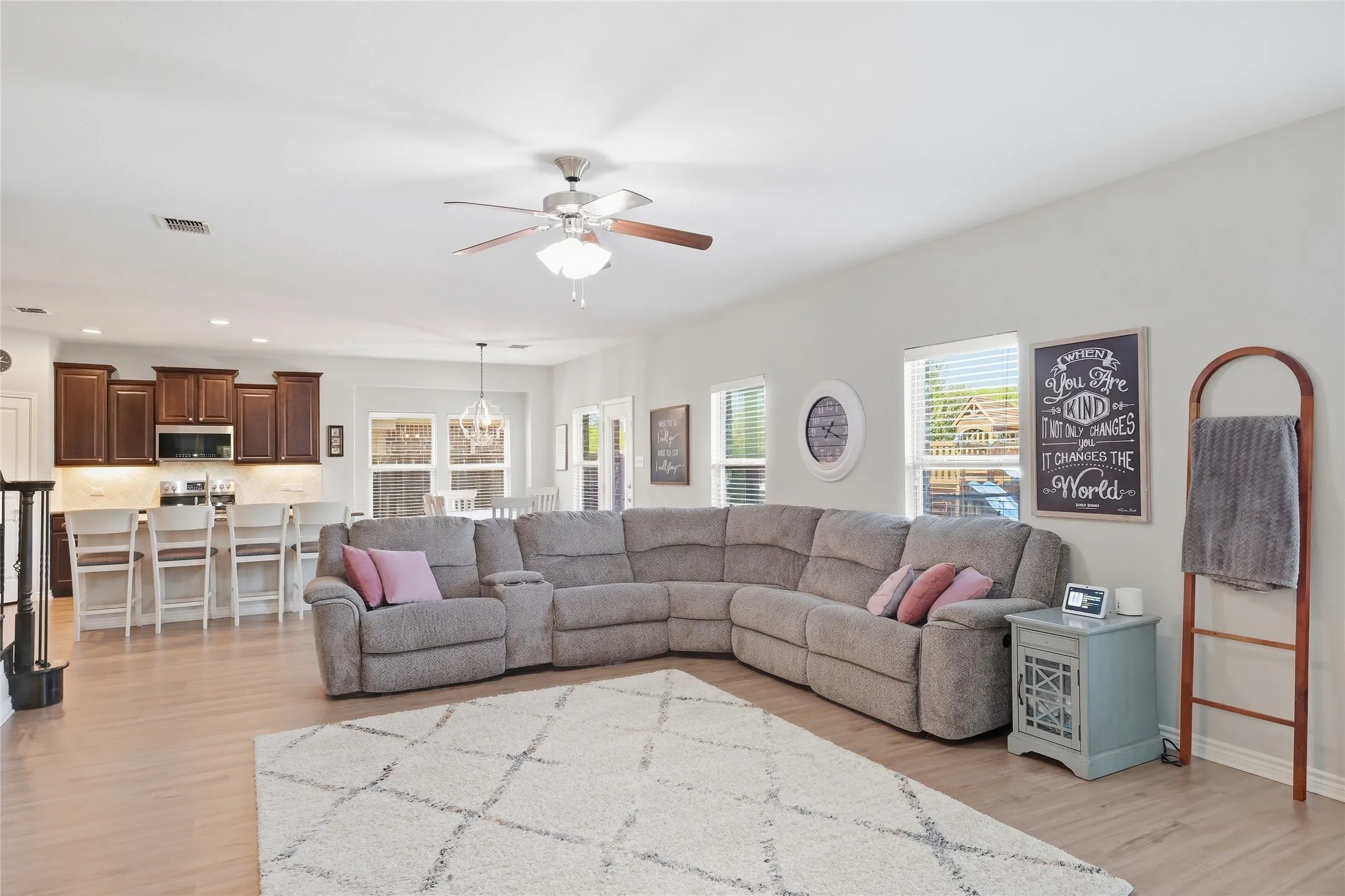Single Family Residence For Sale in Denton County , 11305 Gibbons Creek Drive, Frisco, Texas 75036, 4 Bedroom, 4 Bathroom, 2 Garage spaces, 3,158 Sqft, built in 2015, mls#21393488, Real Estate Agent in Frisco, Homes For Sale in Denton county, Homes For Sale in Frisco, Realtor in Frisco Texas, Real Estate Brokerage Independent Realty Texas, Luminita Cordes Realtor