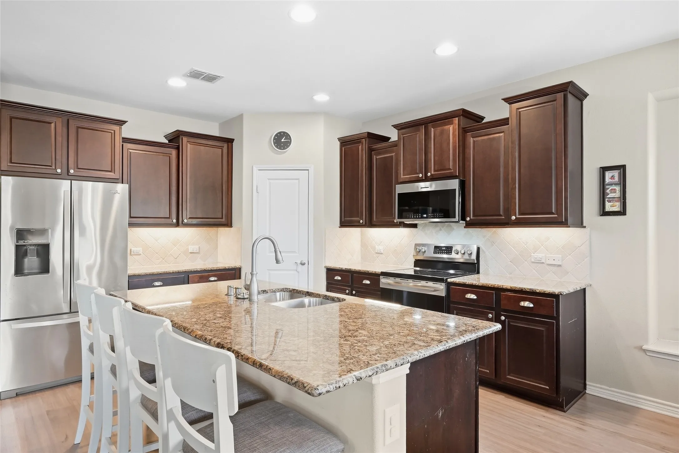 Single Family Residence For Sale in Denton County , 11305 Gibbons Creek Drive, Frisco, Texas 75036, 4 Bedroom, 4 Bathroom, 2 Garage spaces, 3,158 Sqft, built in 2015, mls#21393488, Real Estate Agent in Frisco, Homes For Sale in Denton county, Homes For Sale in Frisco, Realtor in Frisco Texas, Real Estate Brokerage Independent Realty Texas, Luminita Cordes Realtor