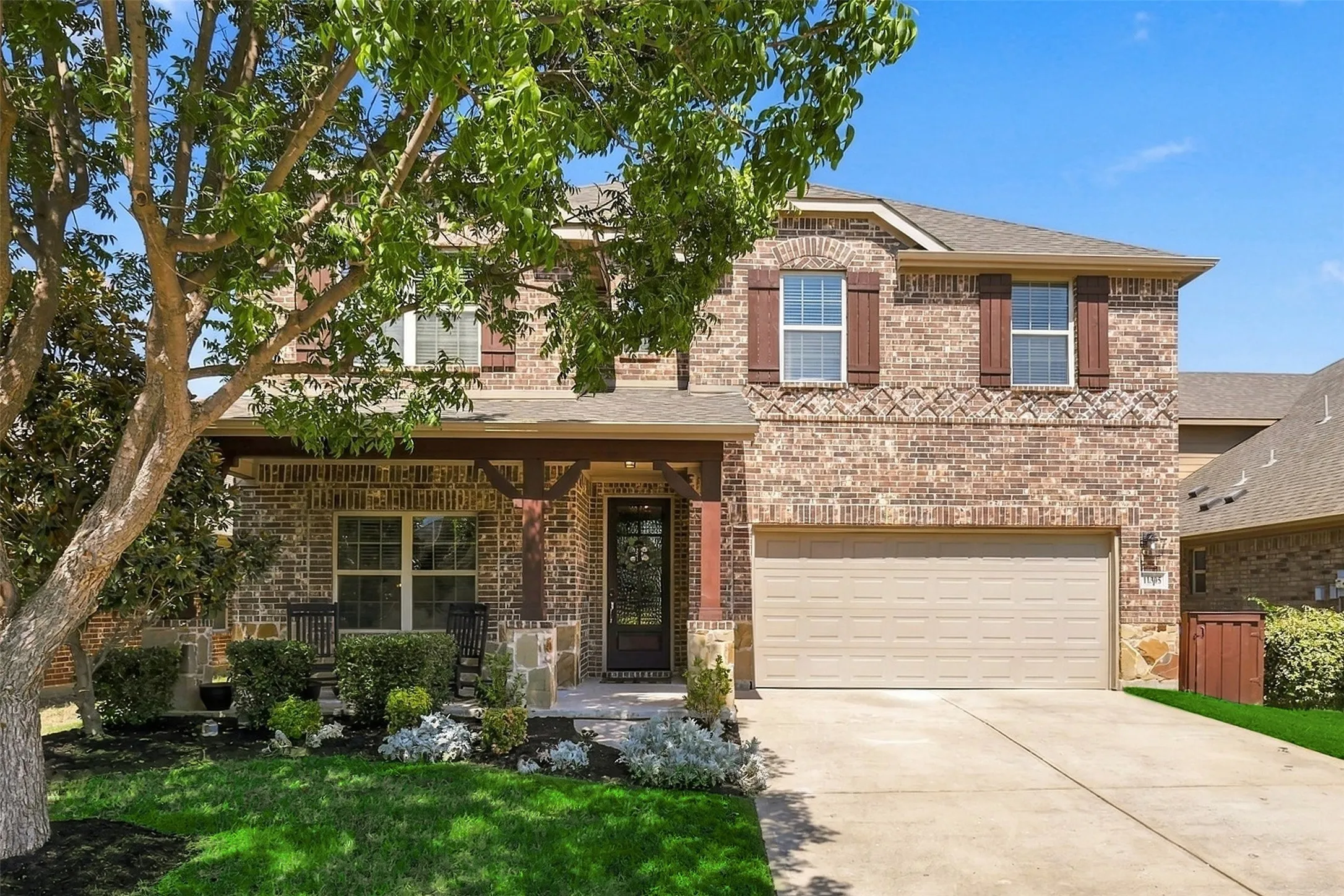 Single Family Residence For Sale in Denton County , 11305 Gibbons Creek Drive, Frisco, Texas 75036, 4 Bedroom, 4 Bathroom, 2 Garage spaces, 3,158 Sqft, built in 2015, mls#21393488, Real Estate Agent in Frisco, Homes For Sale in Denton county, Homes For Sale in Frisco, Realtor in Frisco Texas, Real Estate Brokerage Independent Realty Texas, Luminita Cordes Realtor