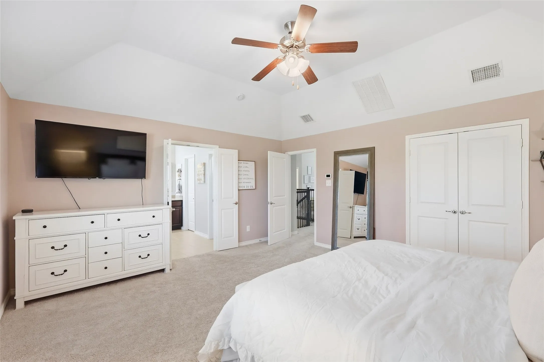 Single Family Residence For Sale in Denton County , 11305 Gibbons Creek Drive, Frisco, Texas 75036, 4 Bedroom, 4 Bathroom, 2 Garage spaces, 3,158 Sqft, built in 2015, mls#21393488, Real Estate Agent in Frisco, Homes For Sale in Denton county, Homes For Sale in Frisco, Realtor in Frisco Texas, Real Estate Brokerage Independent Realty Texas, Luminita Cordes Realtor