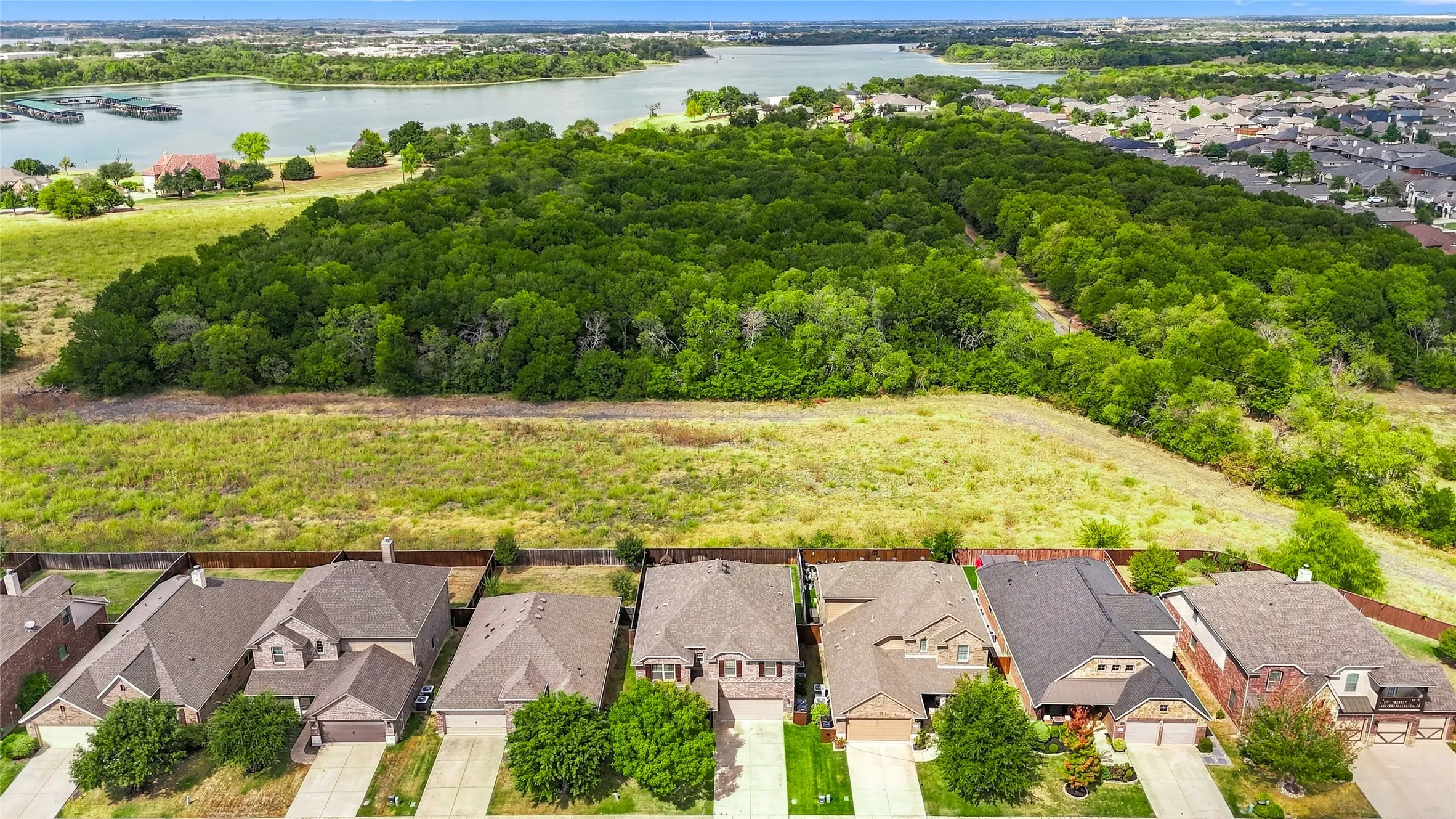 Single Family Residence For Sale in Denton County , 11305 Gibbons Creek Drive, Frisco, Texas 75036, 4 Bedroom, 4 Bathroom, 2 Garage spaces, 3,158 Sqft, built in 2015, mls#21393488, Real Estate Agent in Frisco, Homes For Sale in Denton county, Homes For Sale in Frisco, Realtor in Frisco Texas, Real Estate Brokerage Independent Realty Texas, Luminita Cordes Realtor