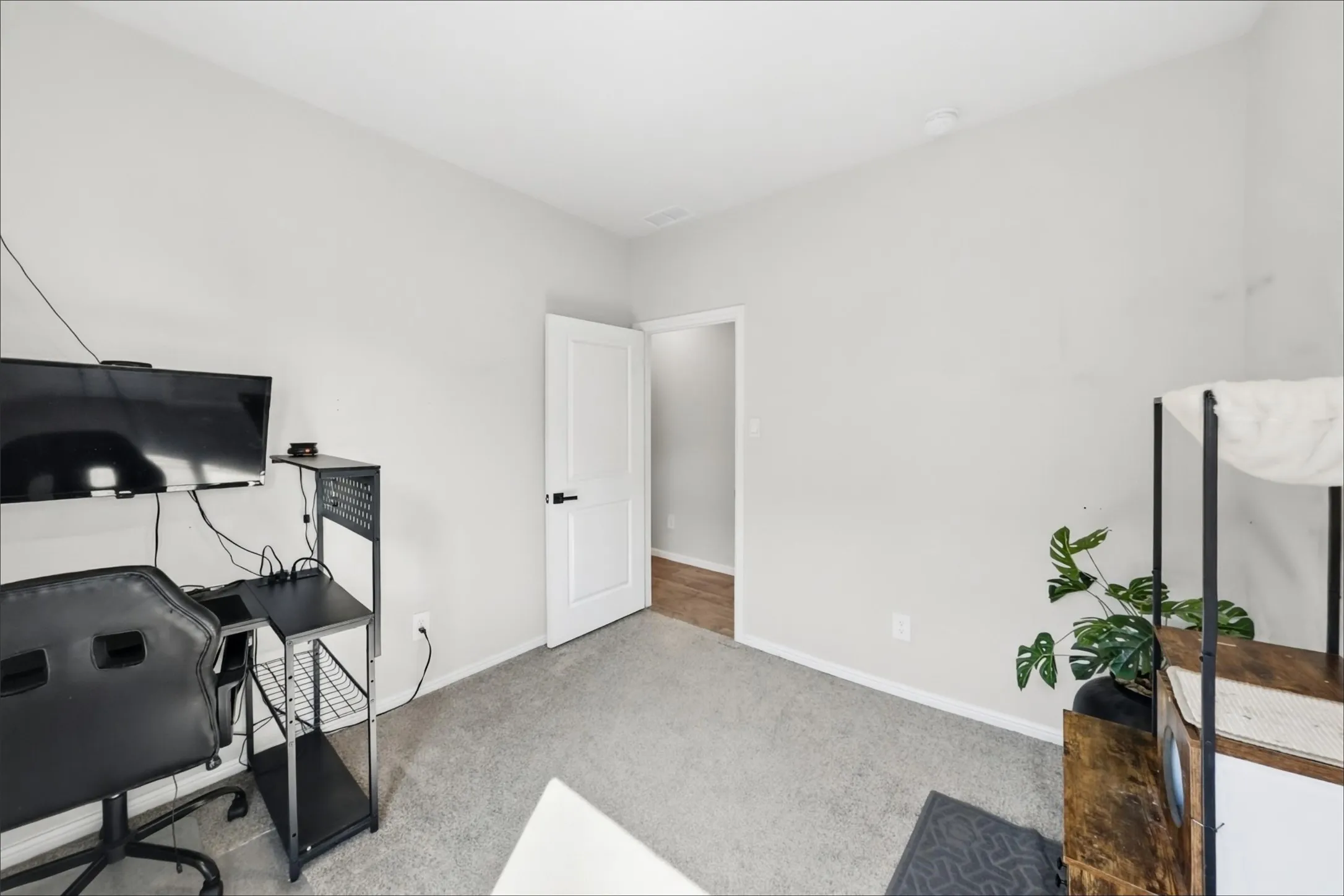 Single Family Residence For Rent in Tarrant County , 8420 Berry Crest Street, Fort Worth, Texas 76179, 4 Bedroom, 2 Bathroom, 2 Garage spaces, 1,776 Sqft, built in 2023, mls#21393765, Real Estate Agent in Fort Worth, Homes For Rent in Tarrant county, Homes For Rent in Fort Worth, Realtor in Fort Worth Texas, Real Estate Brokerage Independent Realty Texas, Luminita Cordes Realtor