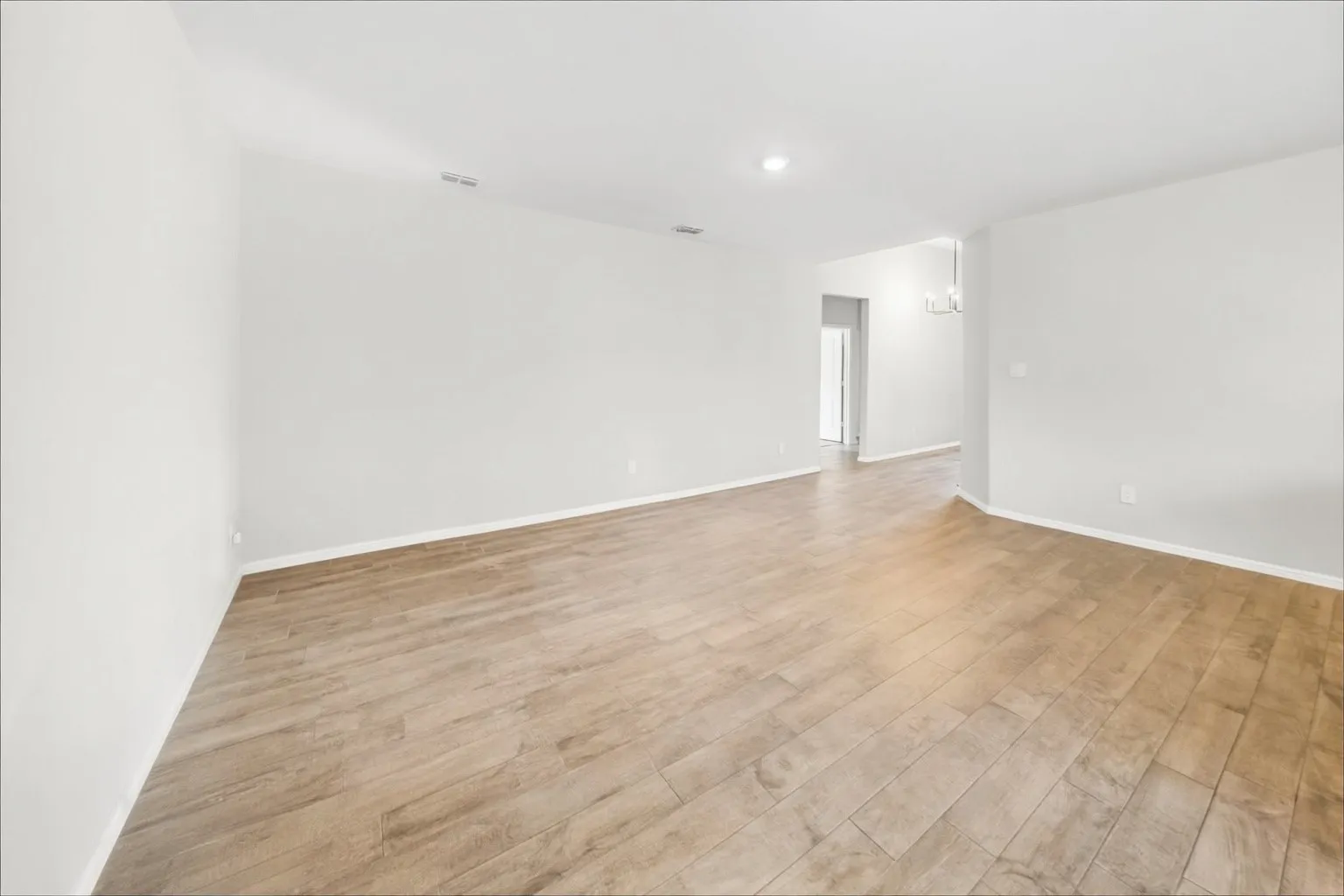 Single Family Residence For Rent in Tarrant County , 8420 Berry Crest Street, Fort Worth, Texas 76179, 4 Bedroom, 2 Bathroom, 2 Garage spaces, 1,776 Sqft, built in 2023, mls#21393765, Real Estate Agent in Fort Worth, Homes For Rent in Tarrant county, Homes For Rent in Fort Worth, Realtor in Fort Worth Texas, Real Estate Brokerage Independent Realty Texas, Luminita Cordes Realtor