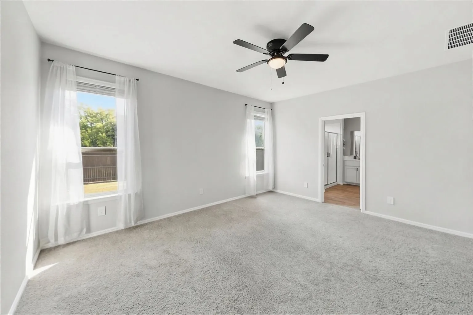 Single Family Residence For Rent in Tarrant County , 8420 Berry Crest Street, Fort Worth, Texas 76179, 4 Bedroom, 2 Bathroom, 2 Garage spaces, 1,776 Sqft, built in 2023, mls#21393765, Real Estate Agent in Fort Worth, Homes For Rent in Tarrant county, Homes For Rent in Fort Worth, Realtor in Fort Worth Texas, Real Estate Brokerage Independent Realty Texas, Luminita Cordes Realtor