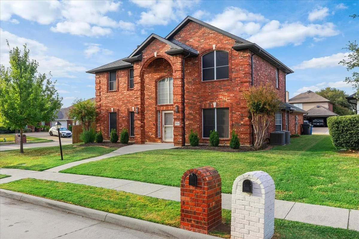 Single Family Residence For Sale