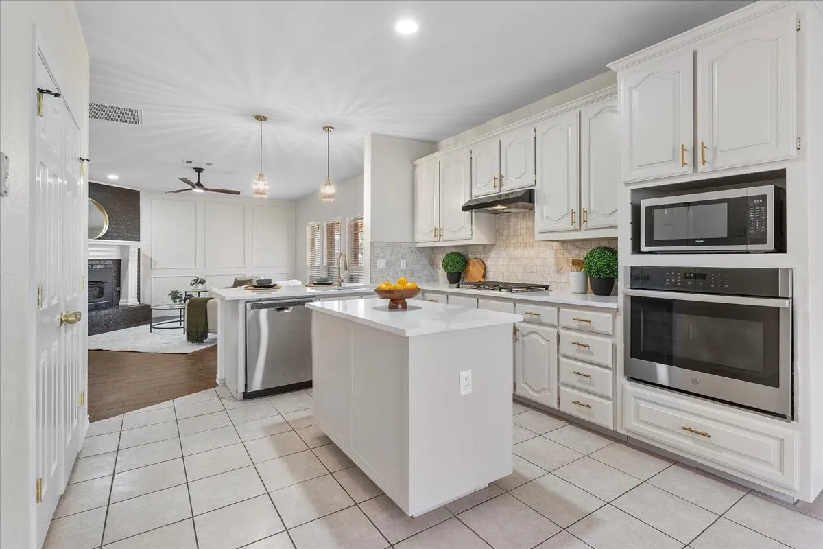 Single Family Residence For Sale in Collin County , 1326 Woodmoor Drive, Allen, Texas 75013, 4 Bedroom, 3 Bathroom, 2 Garage spaces, 2,376 Sqft, built in 1998, mls#21393754, Real Estate Agent in Allen, Homes For Sale in Collin county, Homes For Sale in Allen, Realtor in Allen Texas, Real Estate Brokerage Independent Realty Texas, Luminita Cordes Realtor