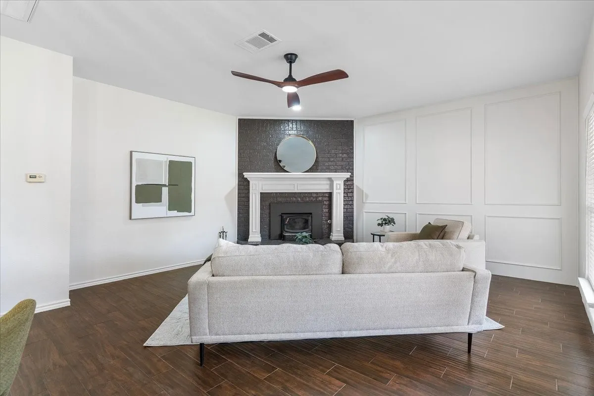 Single Family Residence For Sale in Collin County , 1326 Woodmoor Drive, Allen, Texas 75013, 4 Bedroom, 3 Bathroom, 2 Garage spaces, 2,376 Sqft, built in 1998, mls#21393754, Real Estate Agent in Allen, Homes For Sale in Collin county, Homes For Sale in Allen, Realtor in Allen Texas, Real Estate Brokerage Independent Realty Texas, Luminita Cordes Realtor