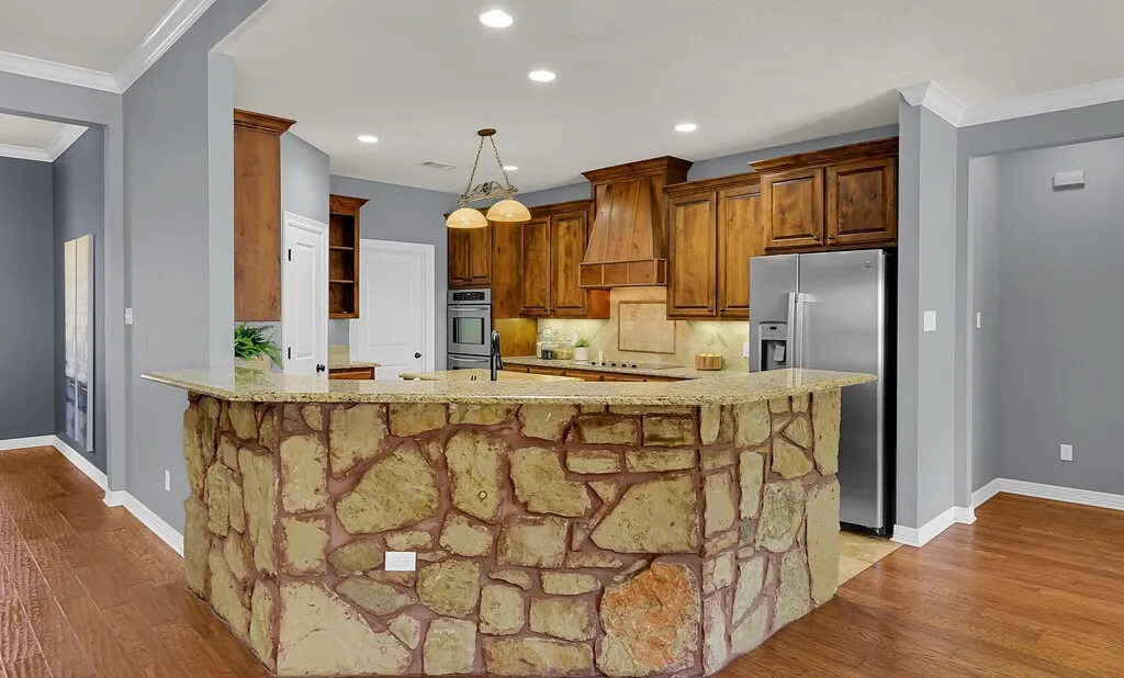 Single Family Residence For Sale in Mc Lennan County , 1865 Austin Hines Drive, China Spring, Texas 76633, 4 Bedroom, 3 Bathroom, 3 Garage spaces, 2,779 Sqft, built in 2009, mls#21392541, Real Estate Agent in China Spring, Homes For Sale in Mc Lennan county, Homes For Sale in China Spring, Realtor in China Spring Texas, Real Estate Brokerage Independent Realty Texas, Luminita Cordes Realtor