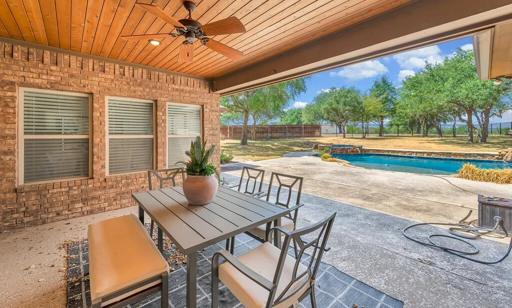 Single Family Residence For Sale in Mc Lennan County , 1865 Austin Hines Drive, China Spring, Texas 76633, 4 Bedroom, 3 Bathroom, 3 Garage spaces, 2,779 Sqft, built in 2009, mls#21392541, Real Estate Agent in China Spring, Homes For Sale in Mc Lennan county, Homes For Sale in China Spring, Realtor in China Spring Texas, Real Estate Brokerage Independent Realty Texas, Luminita Cordes Realtor
