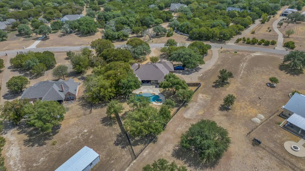 Single Family Residence For Sale in Mc Lennan County , 1865 Austin Hines Drive, China Spring, Texas 76633, 4 Bedroom, 3 Bathroom, 3 Garage spaces, 2,779 Sqft, built in 2009, mls#21392541, Real Estate Agent in China Spring, Homes For Sale in Mc Lennan county, Homes For Sale in China Spring, Realtor in China Spring Texas, Real Estate Brokerage Independent Realty Texas, Luminita Cordes Realtor