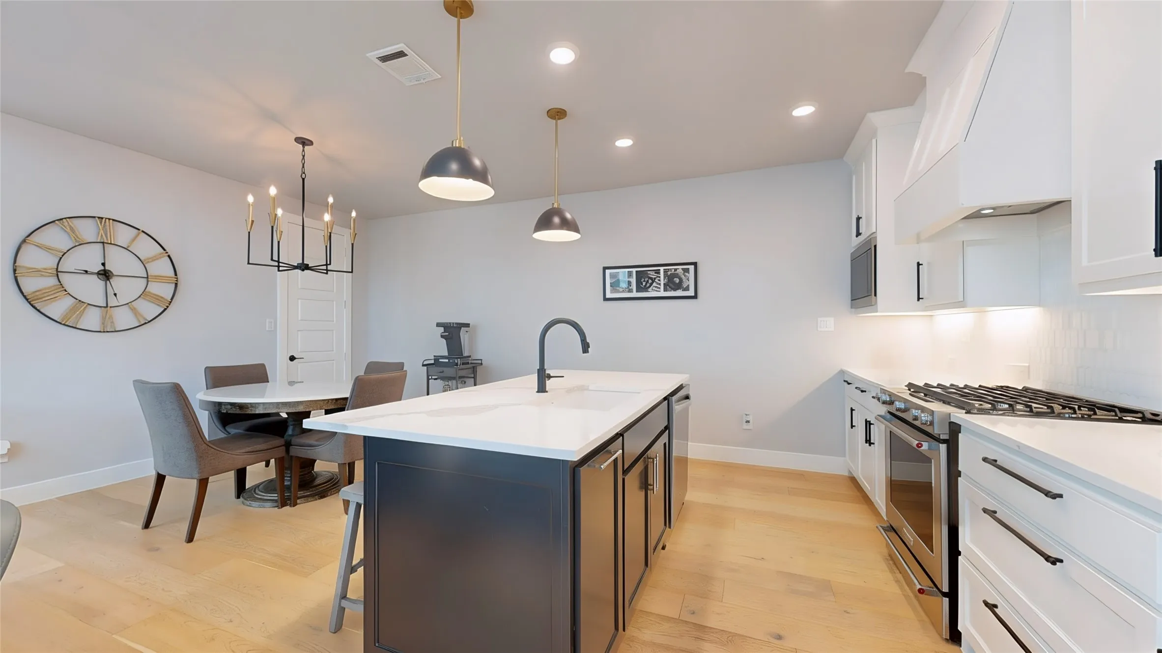 Townhouse For Sale in Denton County , 13656 Declan Street, Frisco, Texas 75033, 3 Bedroom, 3 Bathroom, 2 Garage spaces, 2,165 Sqft, built in 2023, mls#21393709, Real Estate Agent in Frisco, Homes For Sale in Denton county, Homes For Sale in Frisco, Realtor in Frisco Texas, Real Estate Brokerage Independent Realty Texas, Luminita Cordes Realtor
