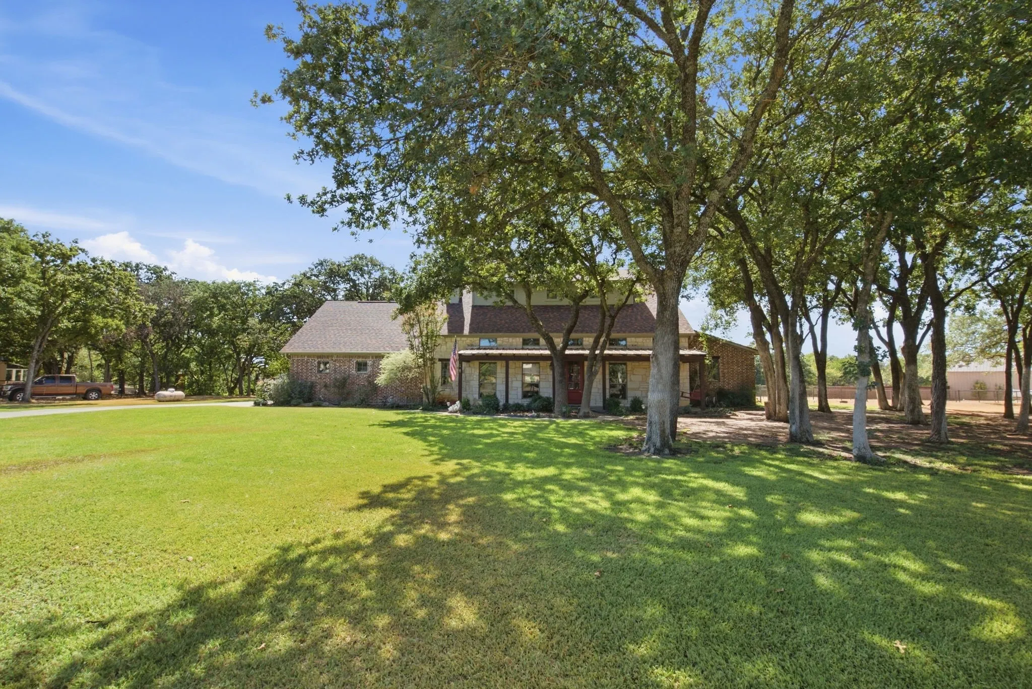 Single Family Residence For Sale in Parker County , 115 Coldwater Creek Lane, Weatherford, Texas 76088, 3 Bedroom, 3 Bathroom, 3 Garage spaces, 2,931 Sqft, built in 2004, mls#21387492, Real Estate Agent in Weatherford, Homes For Sale in Parker county, Homes For Sale in Weatherford, Realtor in Weatherford Texas, Real Estate Brokerage Independent Realty Texas, Luminita Cordes Realtor