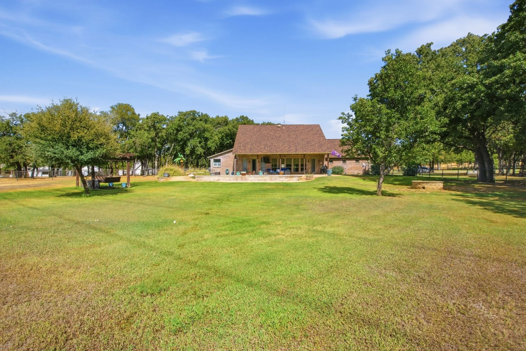 Single Family Residence For Sale in Parker County , 115 Coldwater Creek Lane, Weatherford, Texas 76088, 3 Bedroom, 3 Bathroom, 3 Garage spaces, 2,931 Sqft, built in 2004, mls#21387492, Real Estate Agent in Weatherford, Homes For Sale in Parker county, Homes For Sale in Weatherford, Realtor in Weatherford Texas, Real Estate Brokerage Independent Realty Texas, Luminita Cordes Realtor