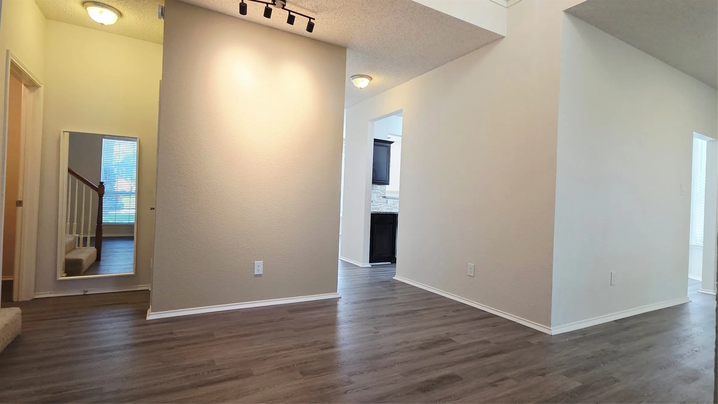 Single Family Residence For Rent in Collin County , 3948 Windford Drive, Plano, Texas 75025, 4 Bedroom, 3 Bathroom, 2 Garage spaces, 2,328 Sqft, built in 1996, mls#21393764, Real Estate Agent in Plano, Homes For Rent in Collin county, Homes For Rent in Plano, Realtor in Plano Texas, Real Estate Brokerage Independent Realty Texas, Luminita Cordes Realtor