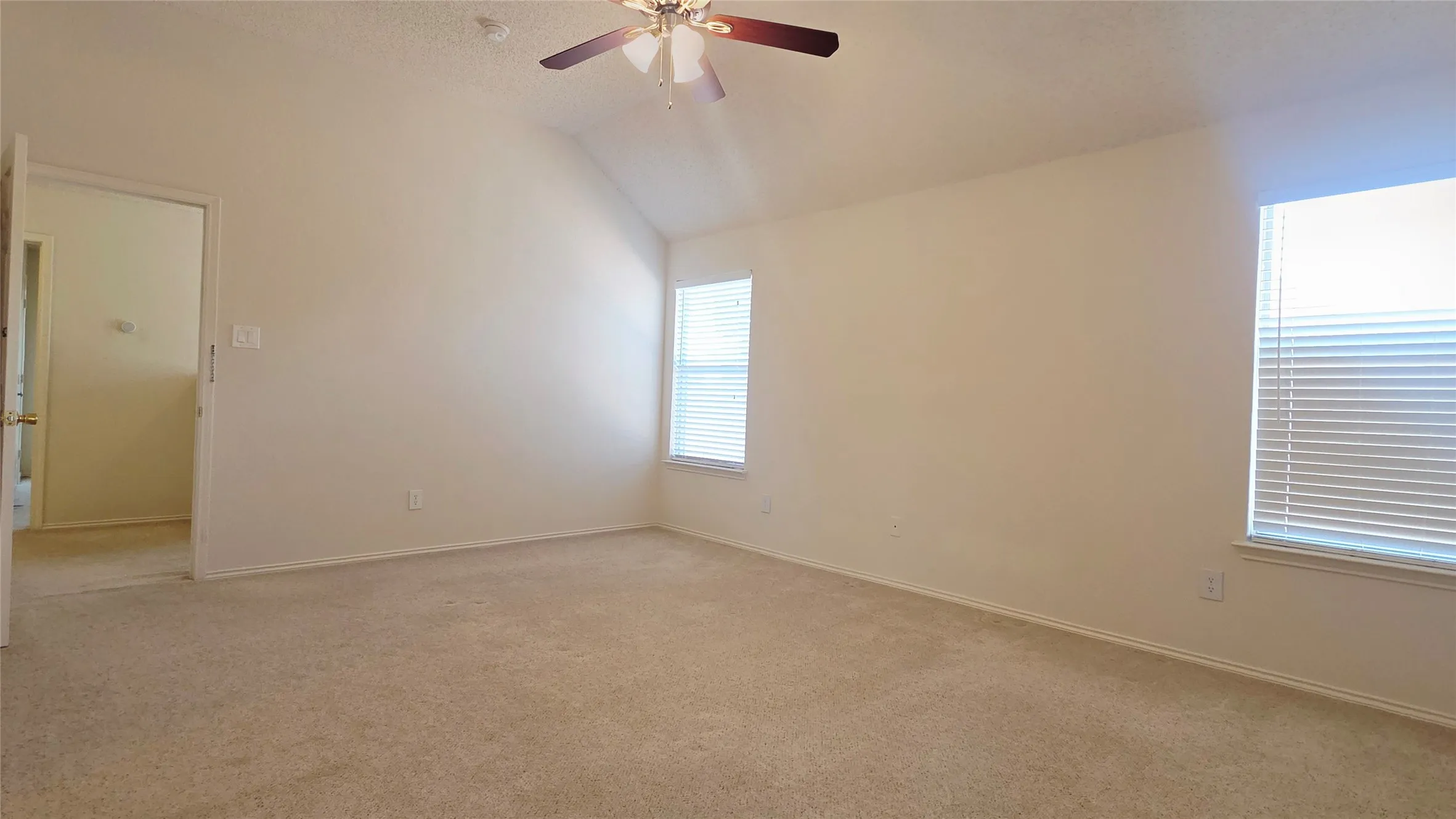 Single Family Residence For Rent in Collin County , 3948 Windford Drive, Plano, Texas 75025, 4 Bedroom, 3 Bathroom, 2 Garage spaces, 2,328 Sqft, built in 1996, mls#21393764, Real Estate Agent in Plano, Homes For Rent in Collin county, Homes For Rent in Plano, Realtor in Plano Texas, Real Estate Brokerage Independent Realty Texas, Luminita Cordes Realtor