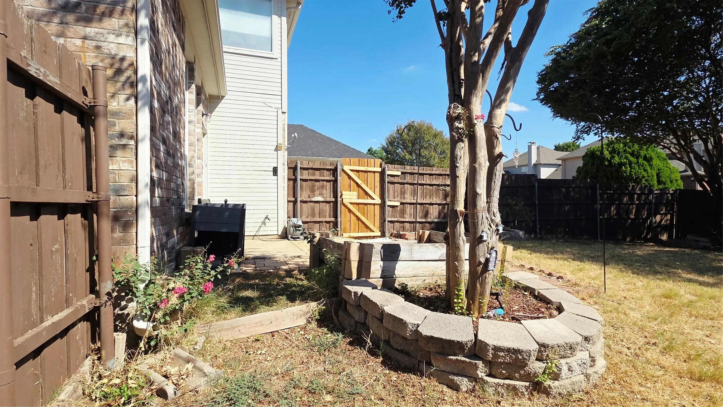 Single Family Residence For Rent in Collin County , 3948 Windford Drive, Plano, Texas 75025, 4 Bedroom, 3 Bathroom, 2 Garage spaces, 2,328 Sqft, built in 1996, mls#21393764, Real Estate Agent in Plano, Homes For Rent in Collin county, Homes For Rent in Plano, Realtor in Plano Texas, Real Estate Brokerage Independent Realty Texas, Luminita Cordes Realtor
