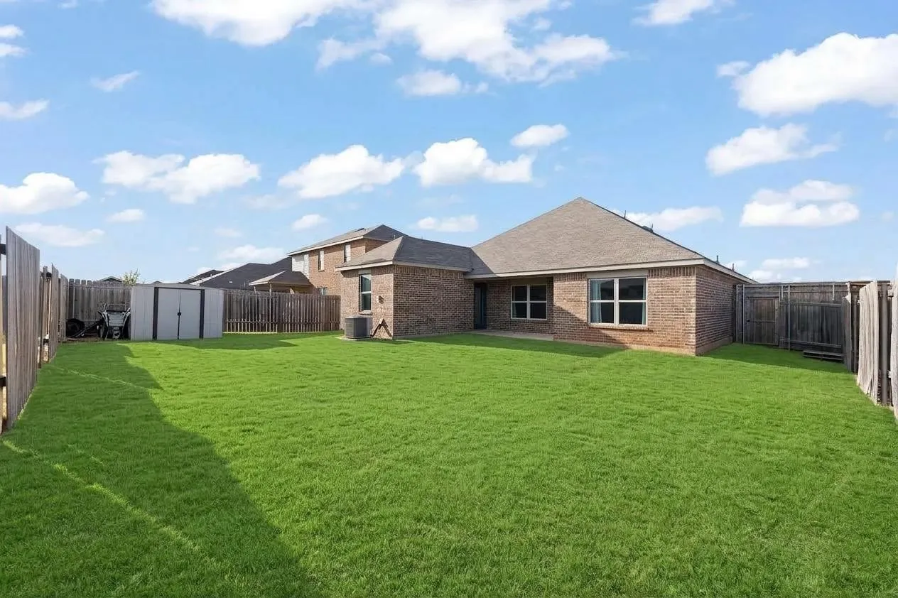 Single Family Residence For Sale in Tarrant County , 1529 Millennium Drive, Crowley, Texas 76036, 3 Bedroom, 2 Bathroom, 2 Garage spaces, 1,802 Sqft, built in 2018, mls#21393029, Real Estate Agent in Crowley, Homes For Sale in Tarrant county, Homes For Sale in Crowley, Realtor in Crowley Texas, Real Estate Brokerage Independent Realty Texas, Luminita Cordes Realtor