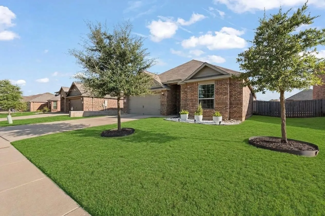 Single Family Residence For Sale in Tarrant County , 1529 Millennium Drive, Crowley, Texas 76036, 3 Bedroom, 2 Bathroom, 2 Garage spaces, 1,802 Sqft, built in 2018, mls#21393029, Real Estate Agent in Crowley, Homes For Sale in Tarrant county, Homes For Sale in Crowley, Realtor in Crowley Texas, Real Estate Brokerage Independent Realty Texas, Luminita Cordes Realtor