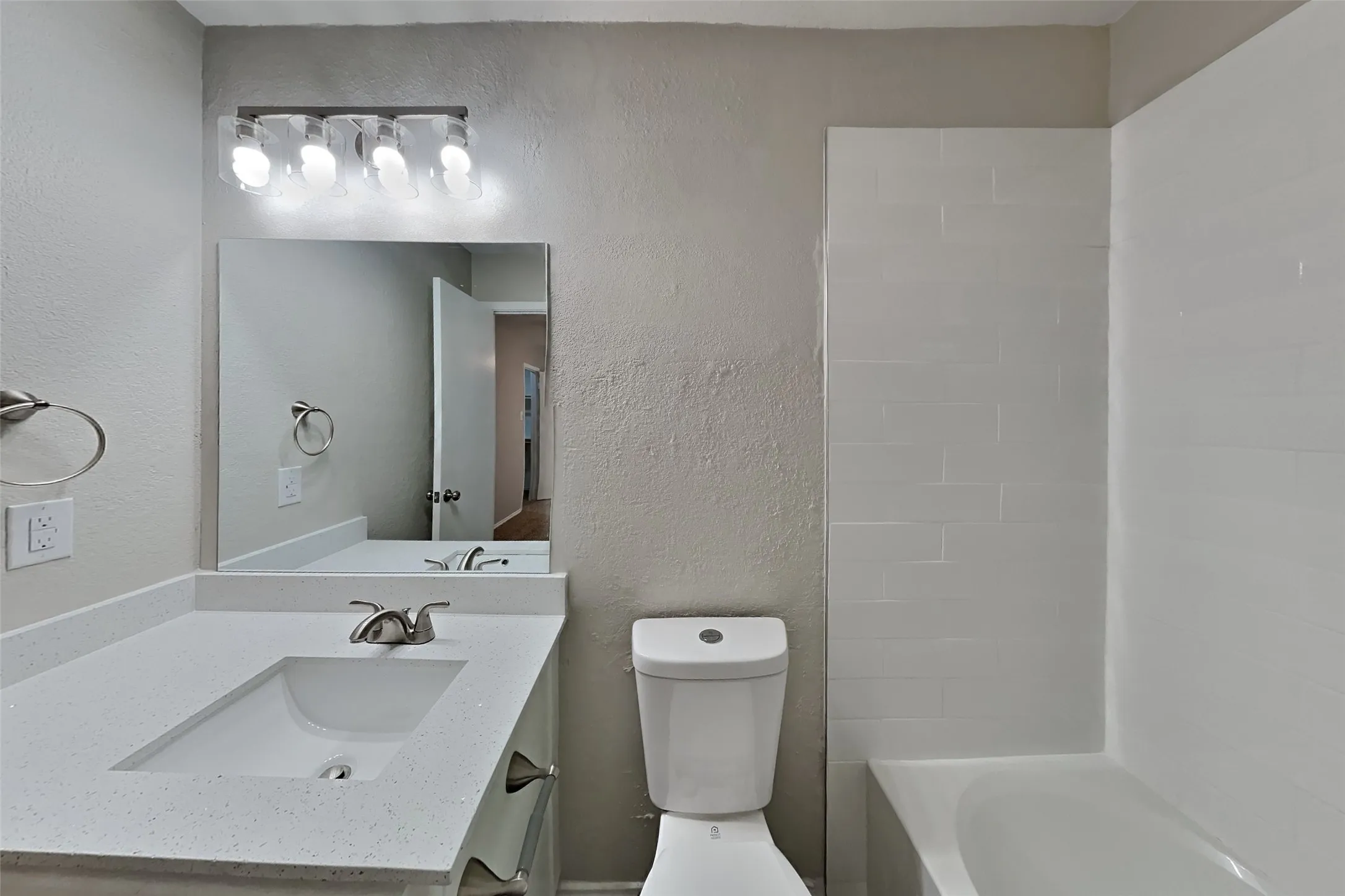 Single Family Residence For Rent in Tarrant County , 4112 Nandina Court, Fort Worth, Texas 76137, 3 Bedroom, 2 Bathroom, 2 Garage spaces, 1,223 Sqft, built in 1988, mls#21393773, Real Estate Agent in Fort Worth, Homes For Rent in Tarrant county, Homes For Rent in Fort Worth, Realtor in Fort Worth Texas, Real Estate Brokerage Independent Realty Texas, Luminita Cordes Realtor