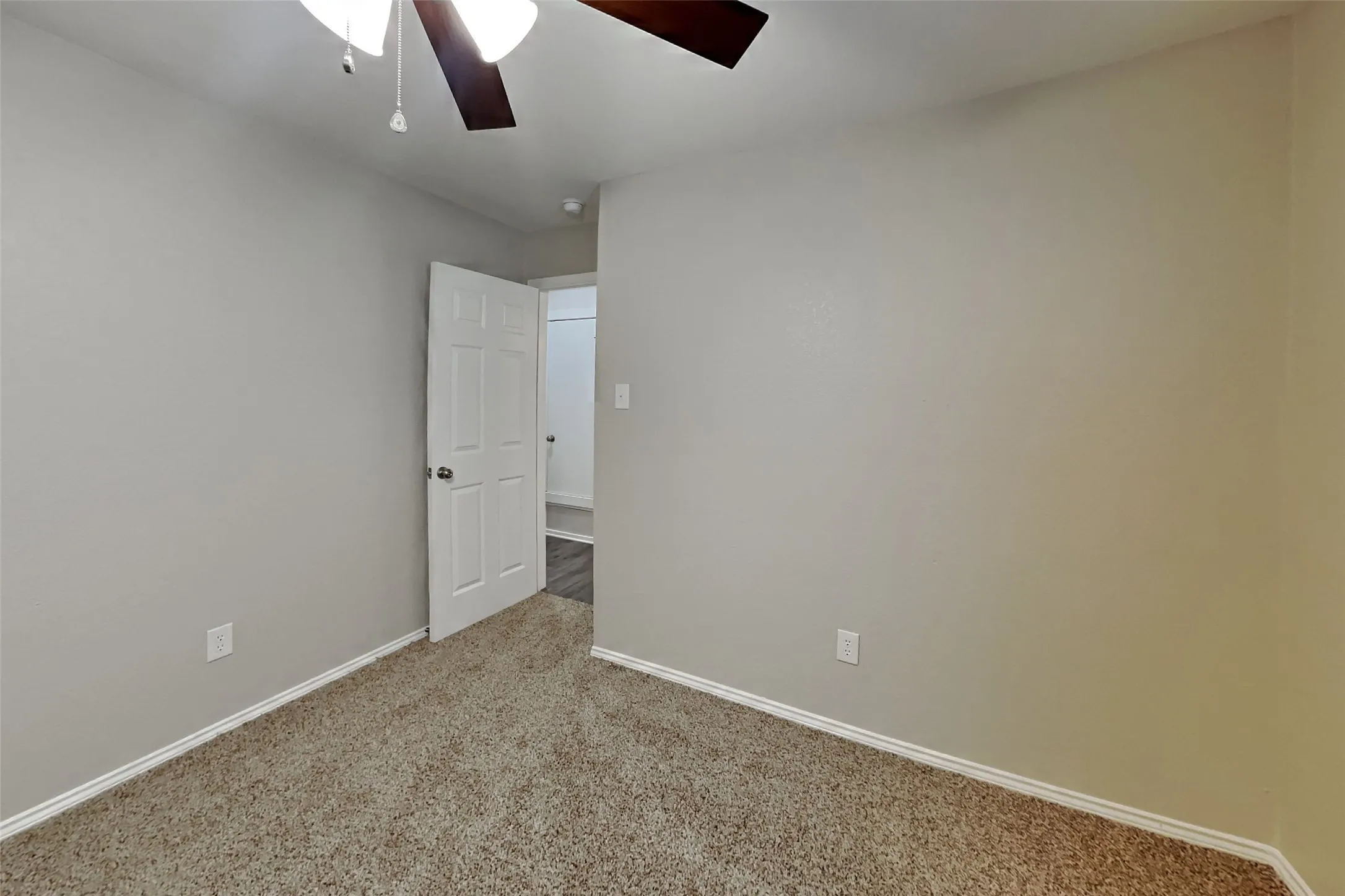 Single Family Residence For Rent in Tarrant County , 4112 Nandina Court, Fort Worth, Texas 76137, 3 Bedroom, 2 Bathroom, 2 Garage spaces, 1,223 Sqft, built in 1988, mls#21393773, Real Estate Agent in Fort Worth, Homes For Rent in Tarrant county, Homes For Rent in Fort Worth, Realtor in Fort Worth Texas, Real Estate Brokerage Independent Realty Texas, Luminita Cordes Realtor