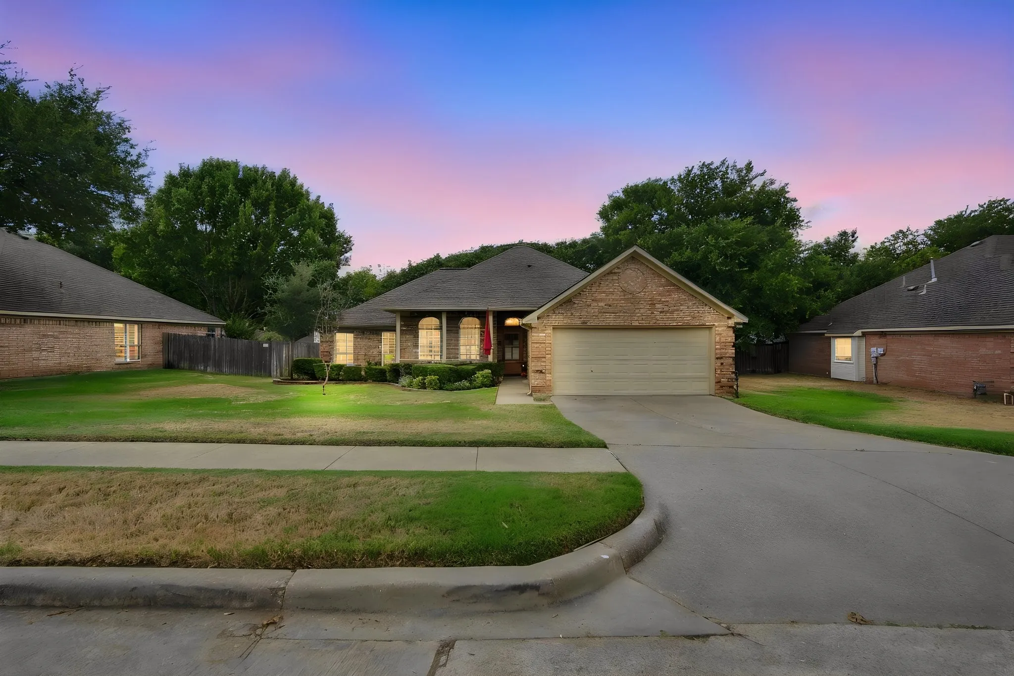 Single Family Residence For Sale in Ellis County , 1639 Catherine Street, Midlothian, Texas 76065, 3 Bedroom, 2 Bathroom, 2 Garage spaces, 1,613 Sqft, built in 1998, mls#21385691, Real Estate Agent in Midlothian, Homes For Sale in Ellis county, Homes For Sale in Midlothian, Realtor in Midlothian Texas, Real Estate Brokerage Independent Realty Texas, Luminita Cordes Realtor