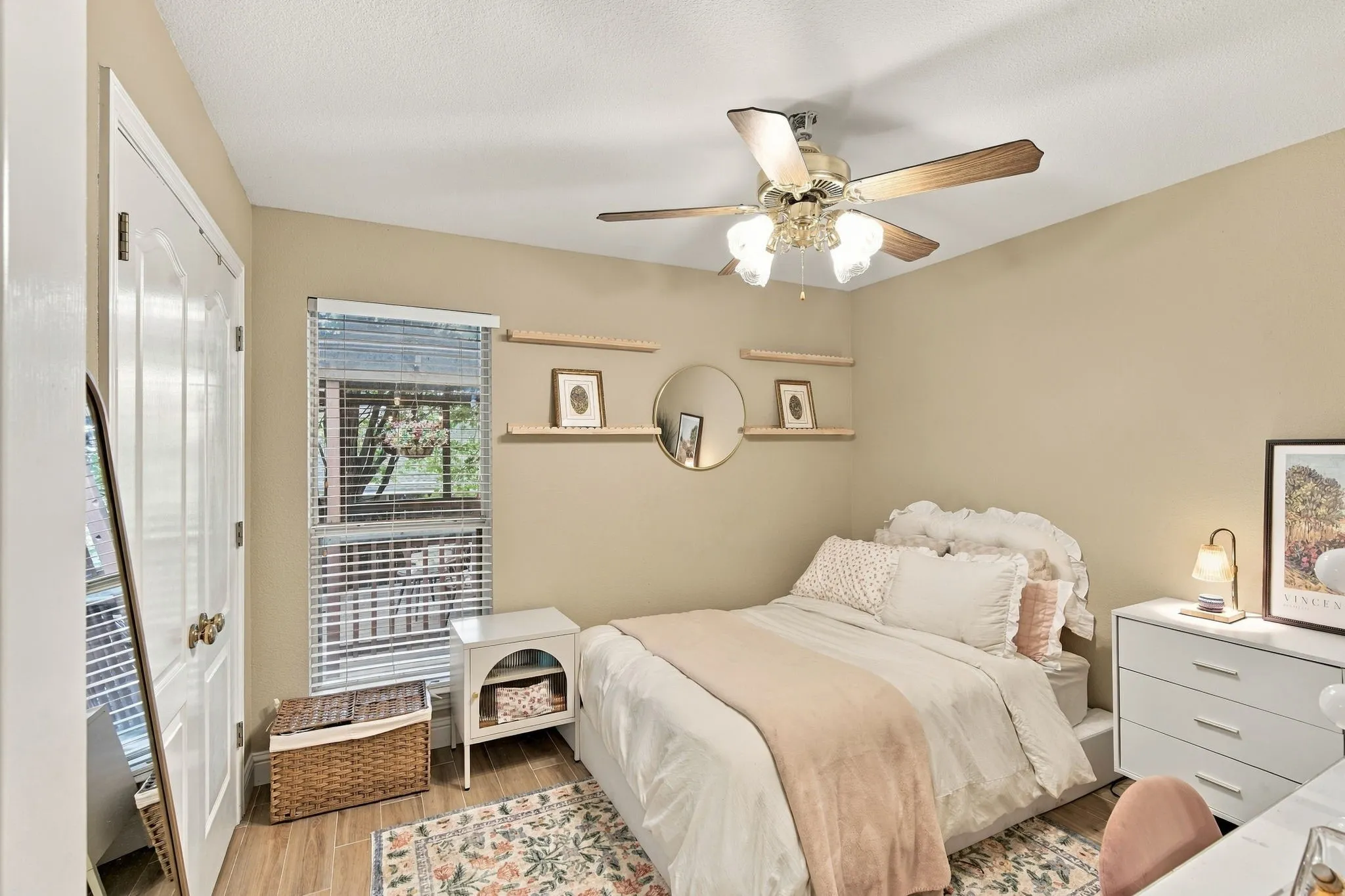 Single Family Residence For Sale in Ellis County , 1639 Catherine Street, Midlothian, Texas 76065, 3 Bedroom, 2 Bathroom, 2 Garage spaces, 1,613 Sqft, built in 1998, mls#21385691, Real Estate Agent in Midlothian, Homes For Sale in Ellis county, Homes For Sale in Midlothian, Realtor in Midlothian Texas, Real Estate Brokerage Independent Realty Texas, Luminita Cordes Realtor