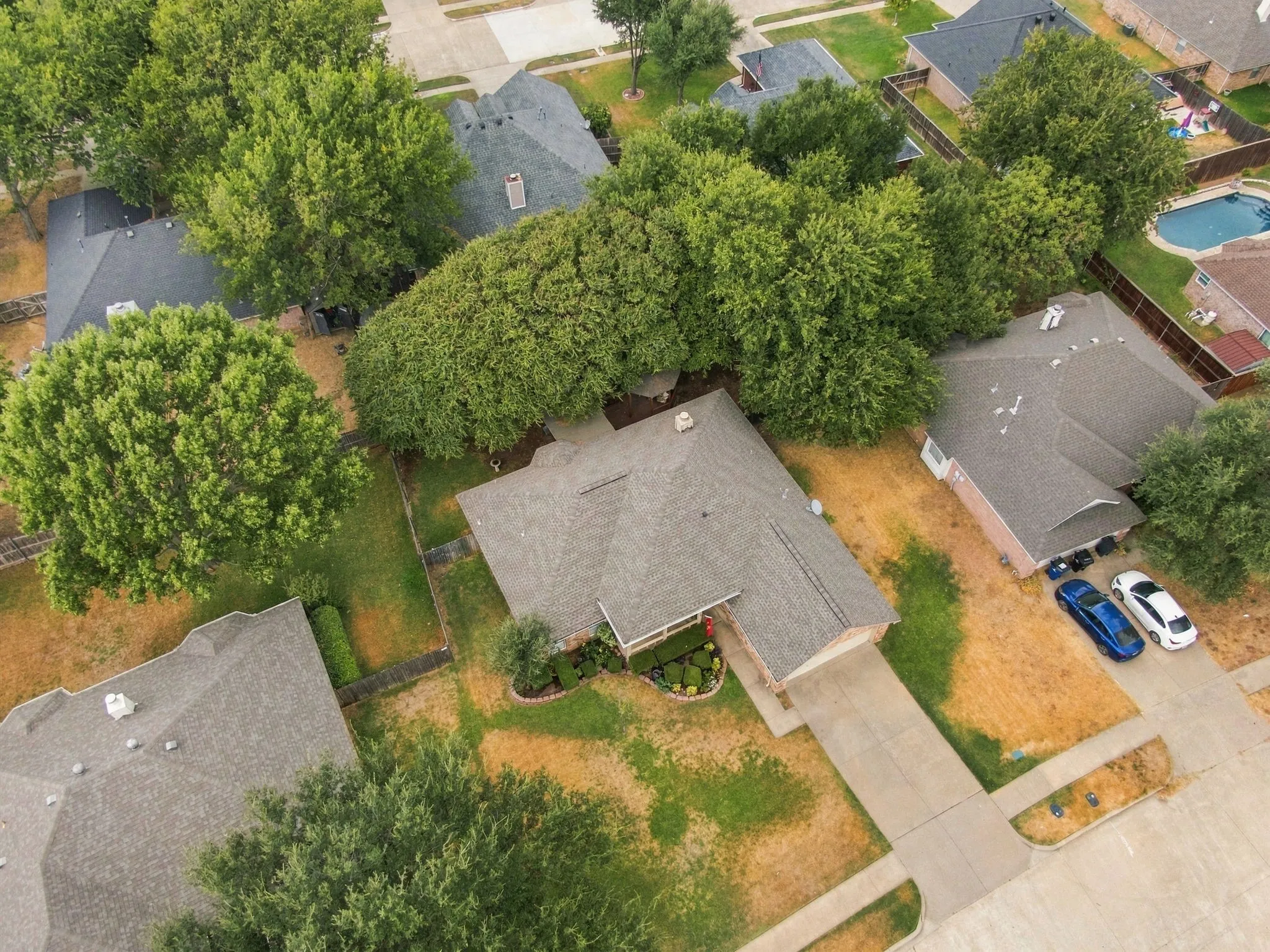 Single Family Residence For Sale in Ellis County , 1639 Catherine Street, Midlothian, Texas 76065, 3 Bedroom, 2 Bathroom, 2 Garage spaces, 1,613 Sqft, built in 1998, mls#21385691, Real Estate Agent in Midlothian, Homes For Sale in Ellis county, Homes For Sale in Midlothian, Realtor in Midlothian Texas, Real Estate Brokerage Independent Realty Texas, Luminita Cordes Realtor