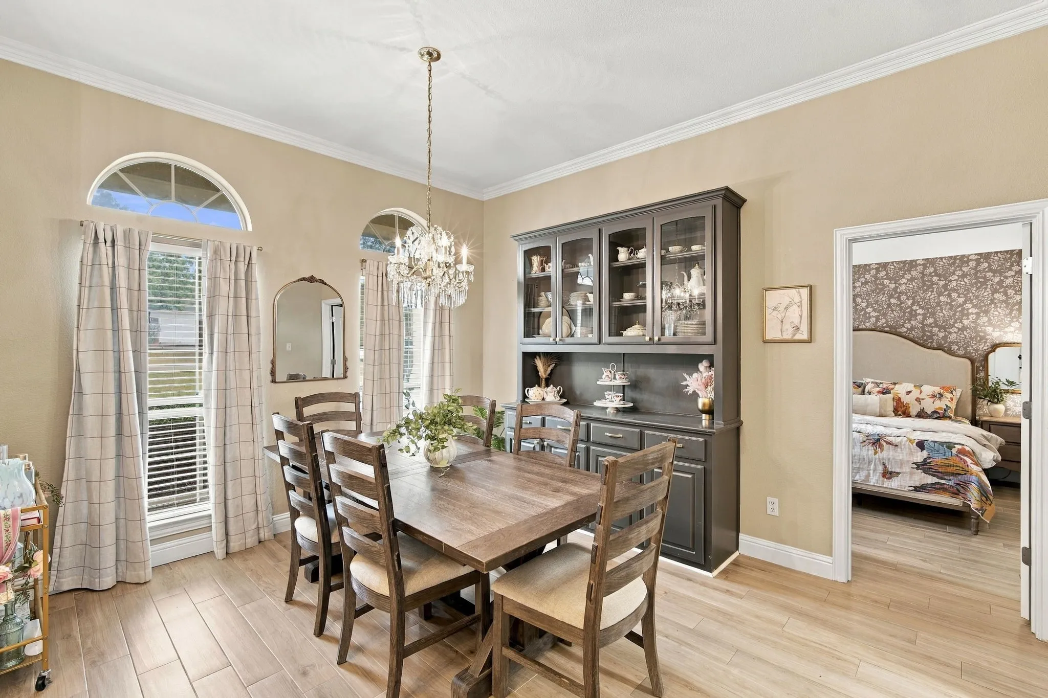 Single Family Residence For Sale in Ellis County , 1639 Catherine Street, Midlothian, Texas 76065, 3 Bedroom, 2 Bathroom, 2 Garage spaces, 1,613 Sqft, built in 1998, mls#21385691, Real Estate Agent in Midlothian, Homes For Sale in Ellis county, Homes For Sale in Midlothian, Realtor in Midlothian Texas, Real Estate Brokerage Independent Realty Texas, Luminita Cordes Realtor