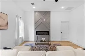 Single Family Residence For Rent in Tarrant County , 5516 Helmick Avenue, Fort Worth, Texas 76107, 4 Bedroom, 2 Bathroom, 2 Garage spaces, 1,780 Sqft, built in 2024, mls#21393761, Real Estate Agent in Fort Worth, Homes For Rent in Tarrant county, Homes For Rent in Fort Worth, Realtor in Fort Worth Texas, Real Estate Brokerage Independent Realty Texas, Luminita Cordes Realtor