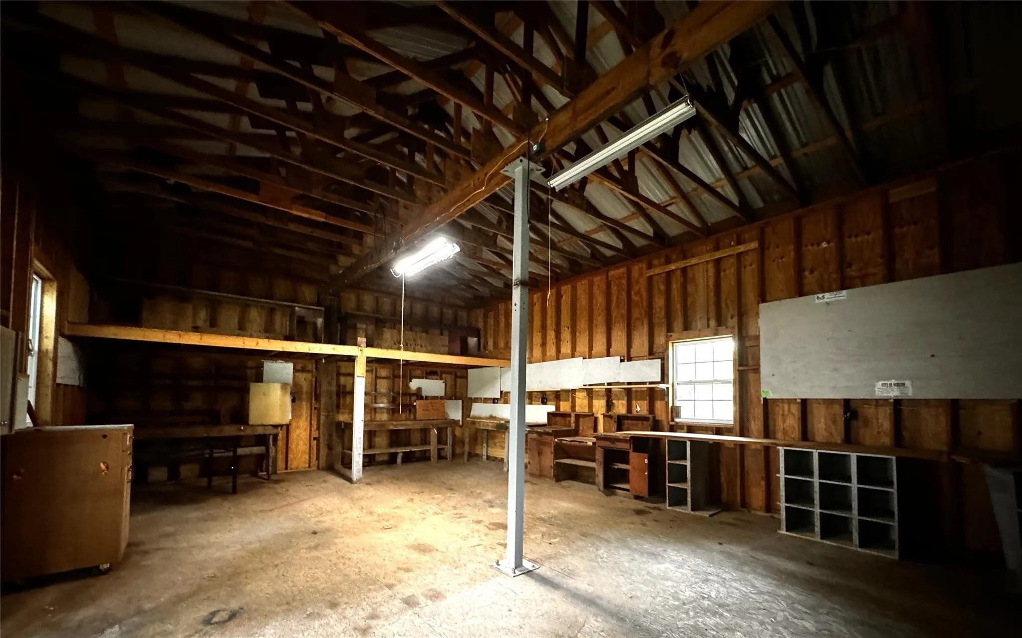 Warehouse For Rent in Grayson County , 2931 S Barrett Avenue, Denison, Texas 75020, 0, 0, Garage spaces, 0 Sqft, built in 1940, mls#21392564, Real Estate Agent in Denison, Homes For Rent in Grayson county, Homes For Rent in Denison, Realtor in Denison Texas, Real Estate Brokerage Independent Realty Texas, Luminita Cordes Realtor