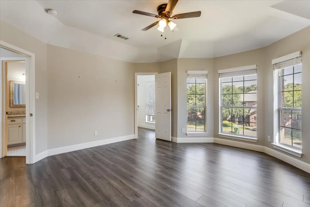 Upstairs #3 with w/i closet