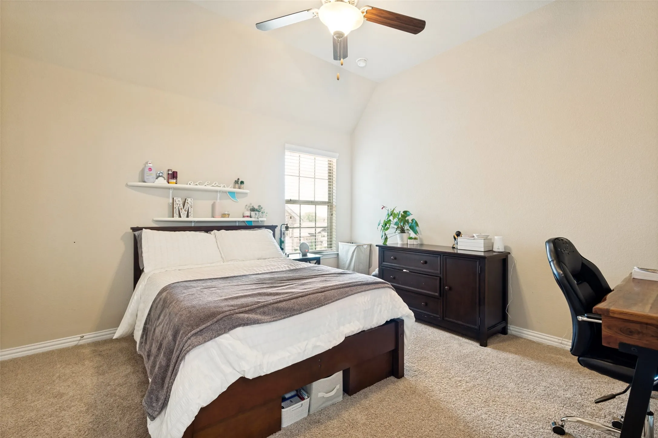 Single Family Residence For Sale in Tarrant County , 911 Mountain Laurel Drive, Euless, Texas 76039, 4 Bedroom, 4 Bathroom, 2 Garage spaces, 3,566 Sqft, built in 2016, mls#21393613, Real Estate Agent in Euless, Homes For Sale in Tarrant county, Homes For Sale in Euless, Realtor in Euless Texas, Real Estate Brokerage Independent Realty Texas, Luminita Cordes Realtor
