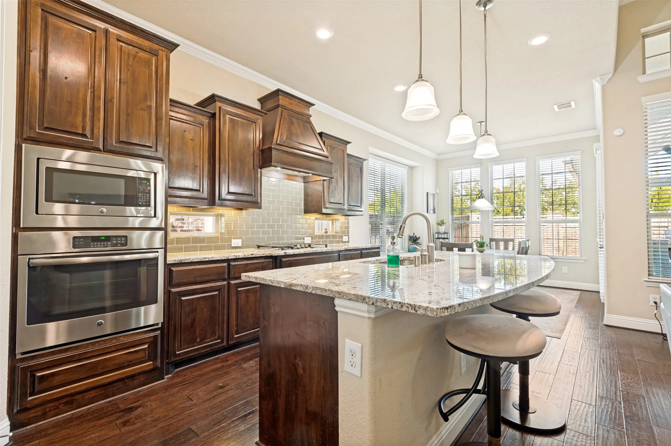 Single Family Residence For Sale in Tarrant County , 911 Mountain Laurel Drive, Euless, Texas 76039, 4 Bedroom, 4 Bathroom, 2 Garage spaces, 3,566 Sqft, built in 2016, mls#21393613, Real Estate Agent in Euless, Homes For Sale in Tarrant county, Homes For Sale in Euless, Realtor in Euless Texas, Real Estate Brokerage Independent Realty Texas, Luminita Cordes Realtor