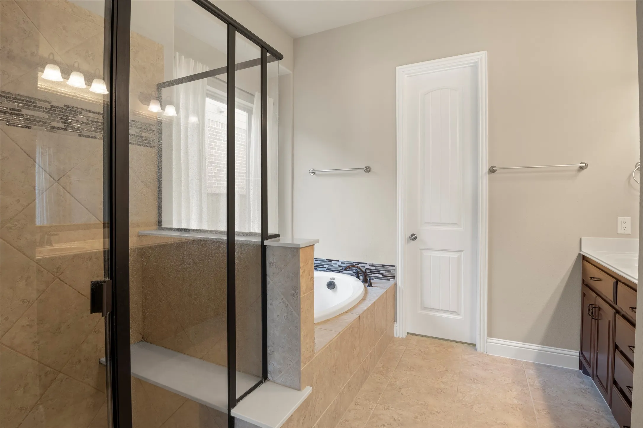 Single Family Residence For Sale in Collin County , 5109 Berkley Drive, Mc Kinney, Texas 75070, 5 Bedroom, 4 Bathroom, 2 Garage spaces, 3,048 Sqft, built in 2017, mls#21393778, Real Estate Agent in Mc Kinney, Homes For Sale in Collin county, Homes For Sale in Mc Kinney, Realtor in Mc Kinney Texas, Real Estate Brokerage Independent Realty Texas, Luminita Cordes Realtor